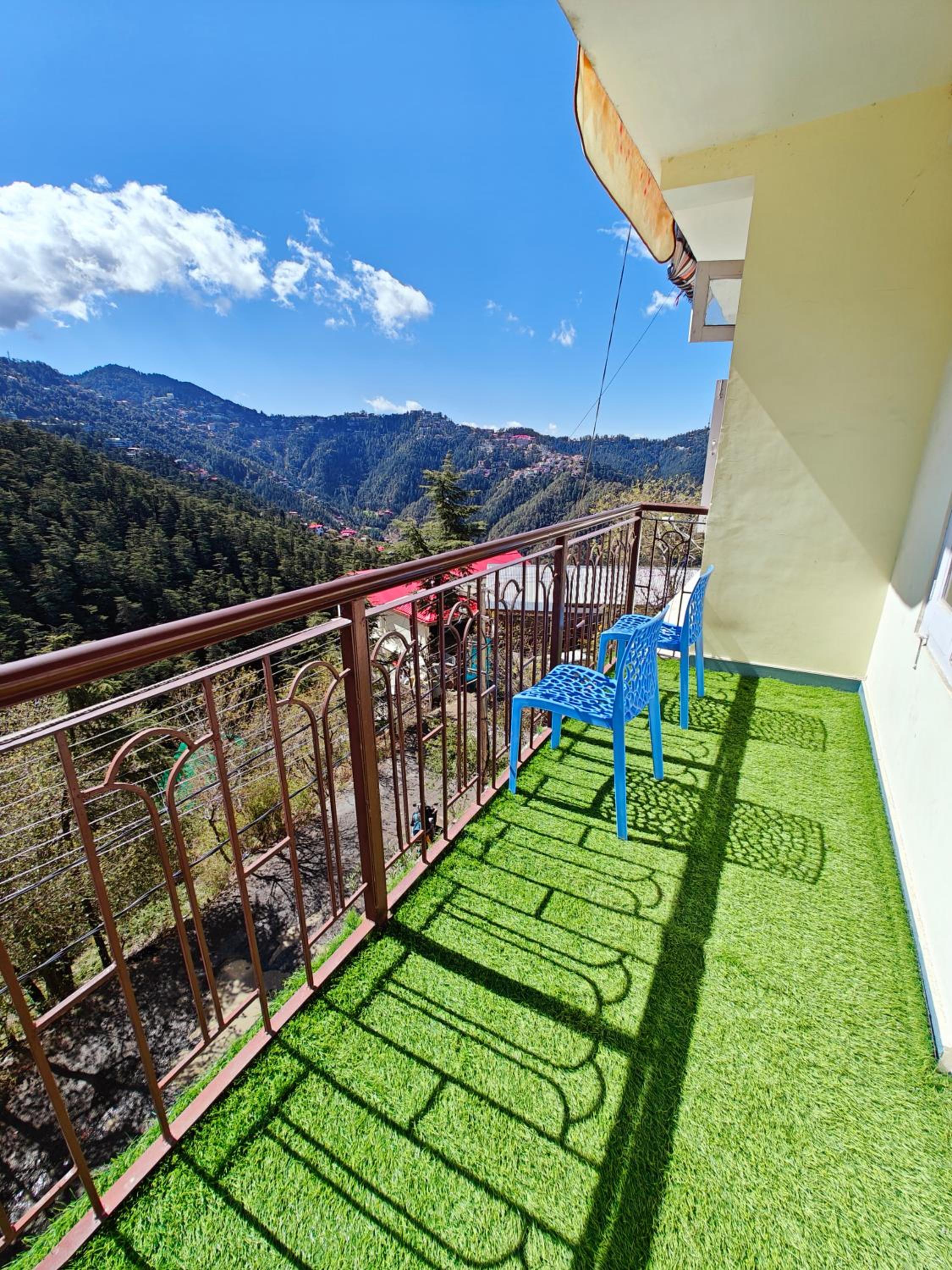 Frosty Woods Homestay view 4