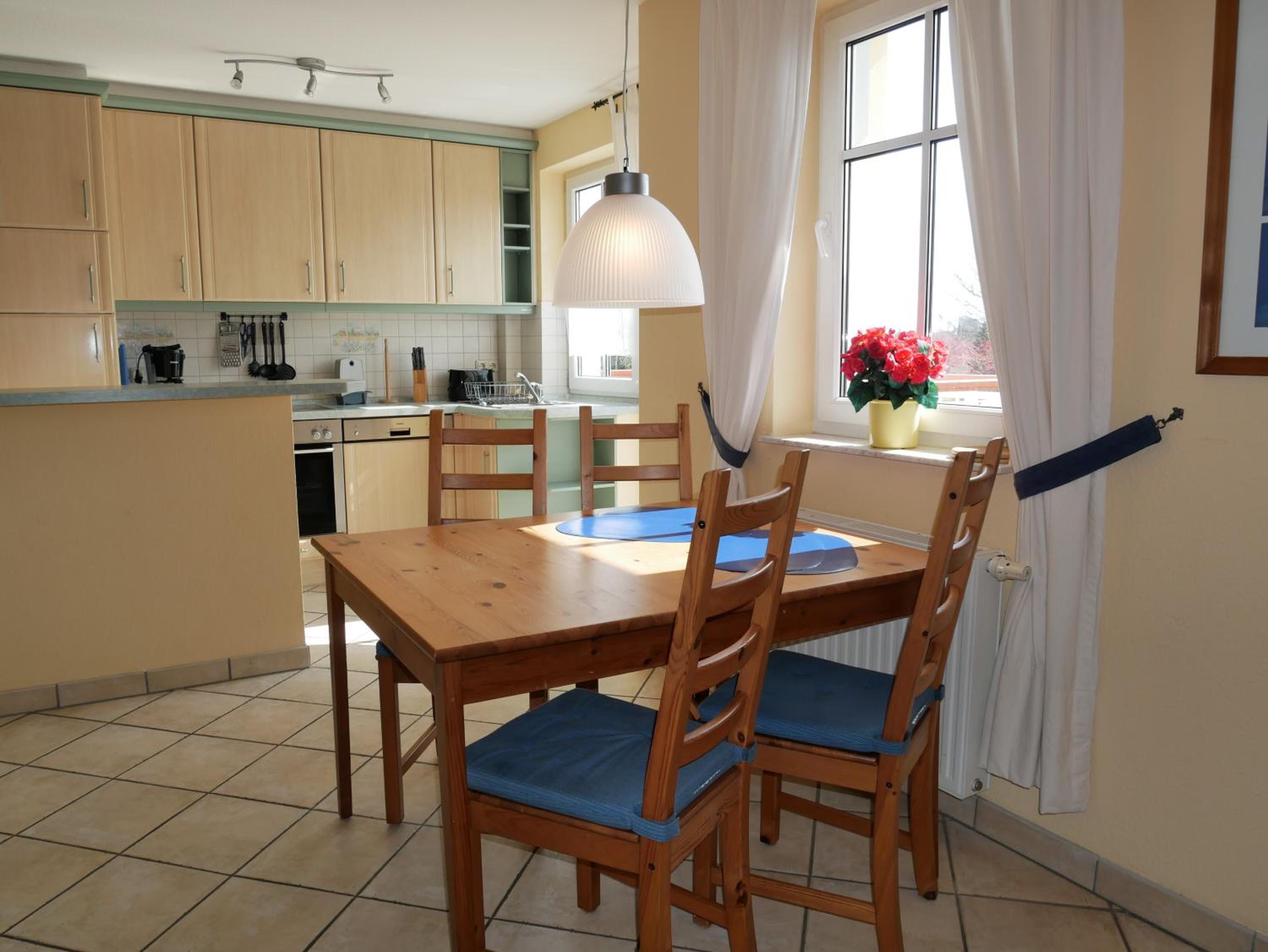 Bernsteinhaus, 850m zum Strand, mit Balkon, WLAN