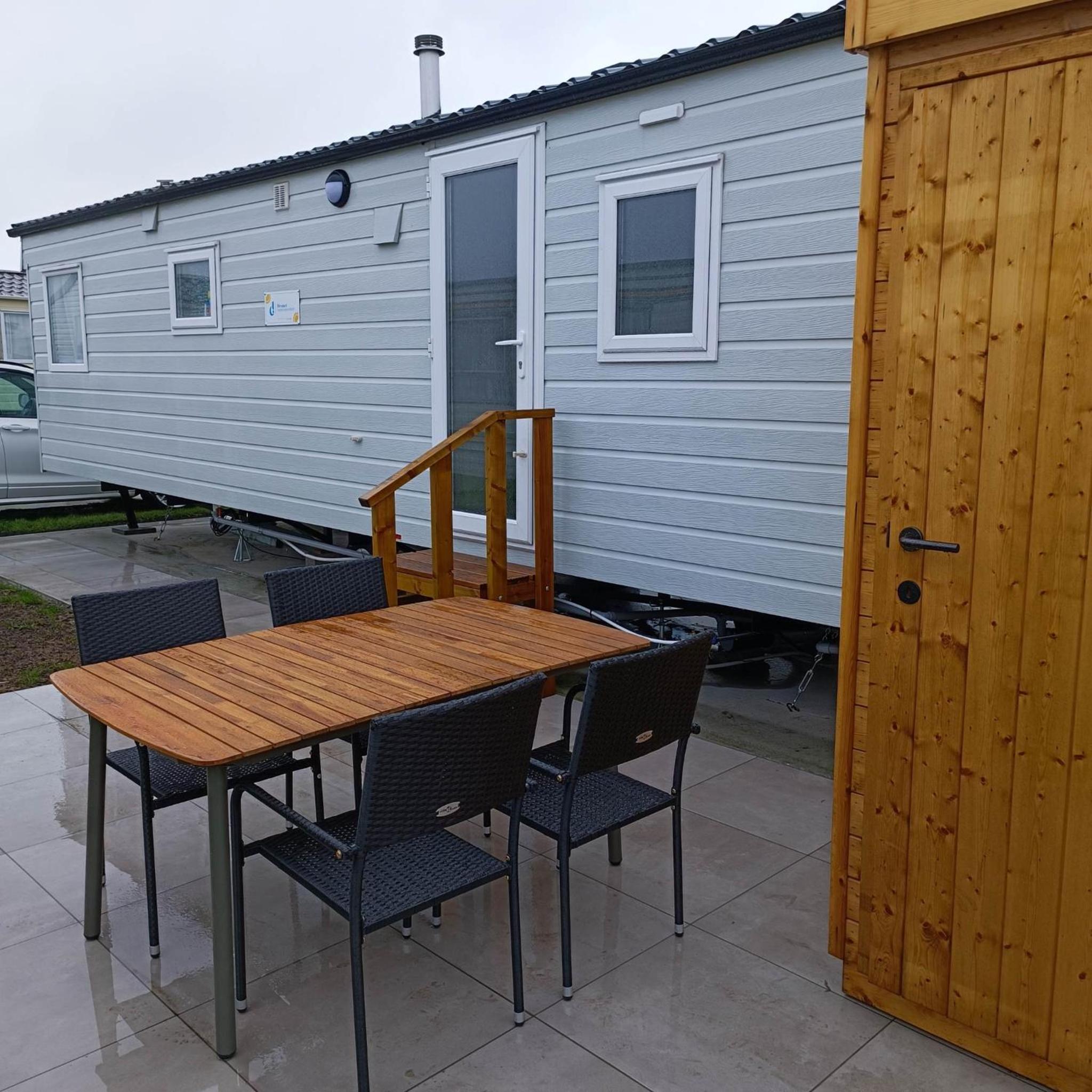Caravan Aan Zee Arnani