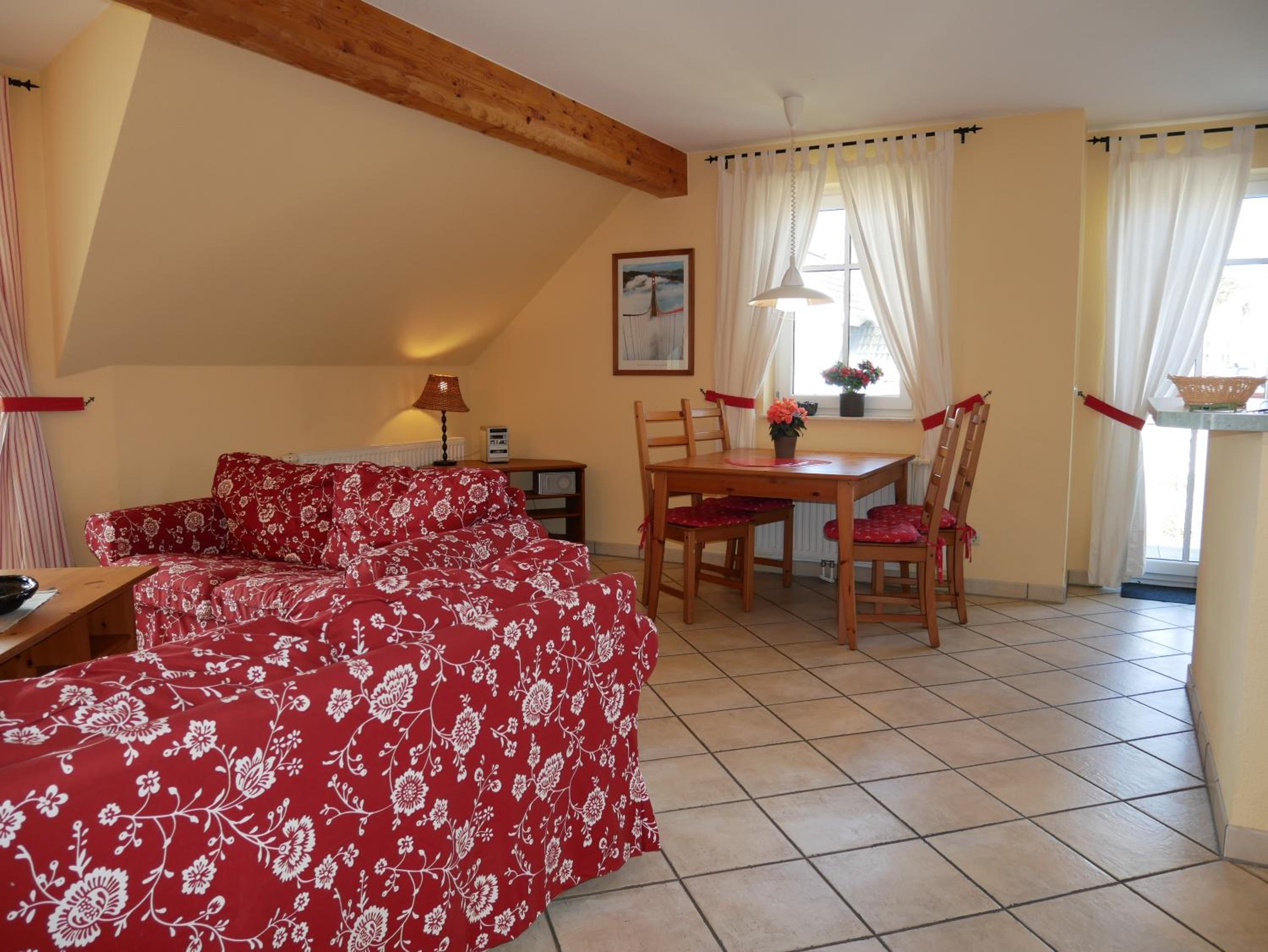 Bernsteinhaus, 850m zum Strand, mit Balkon, WLAN