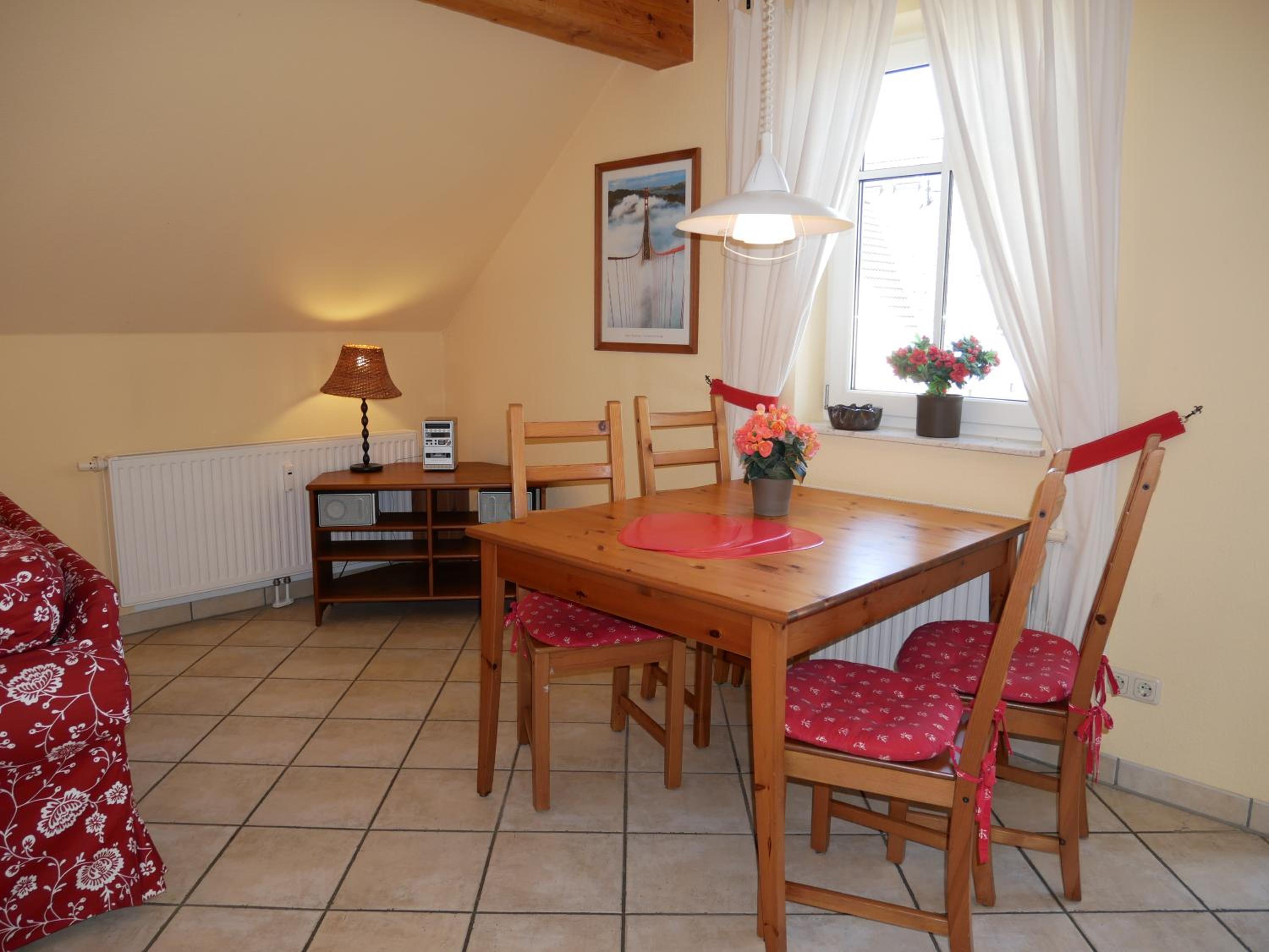 Bernsteinhaus, 850m zum Strand, mit Balkon, WLAN
