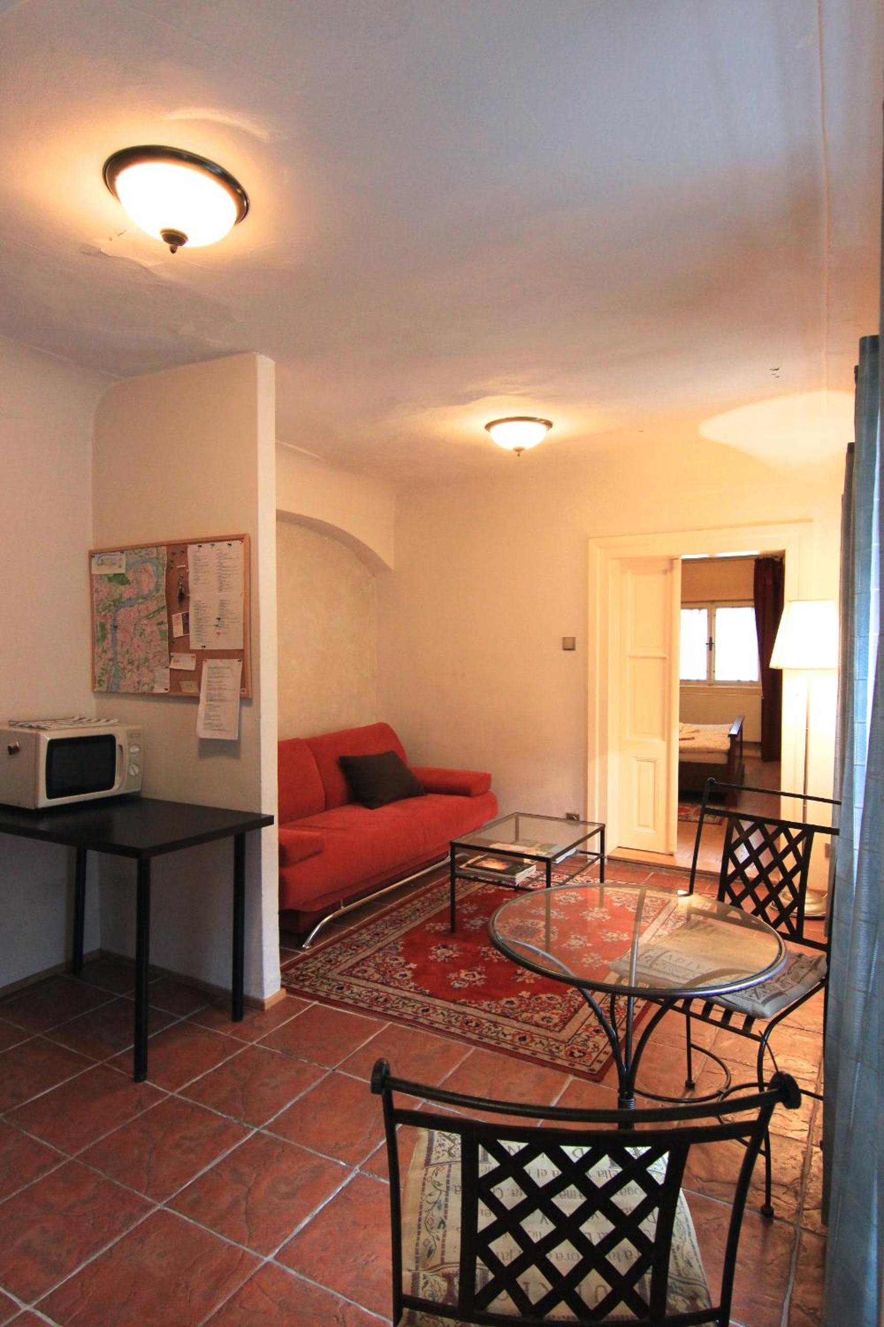 1 Bed Flat - Sleeps 3 - Courtyard - Wifi