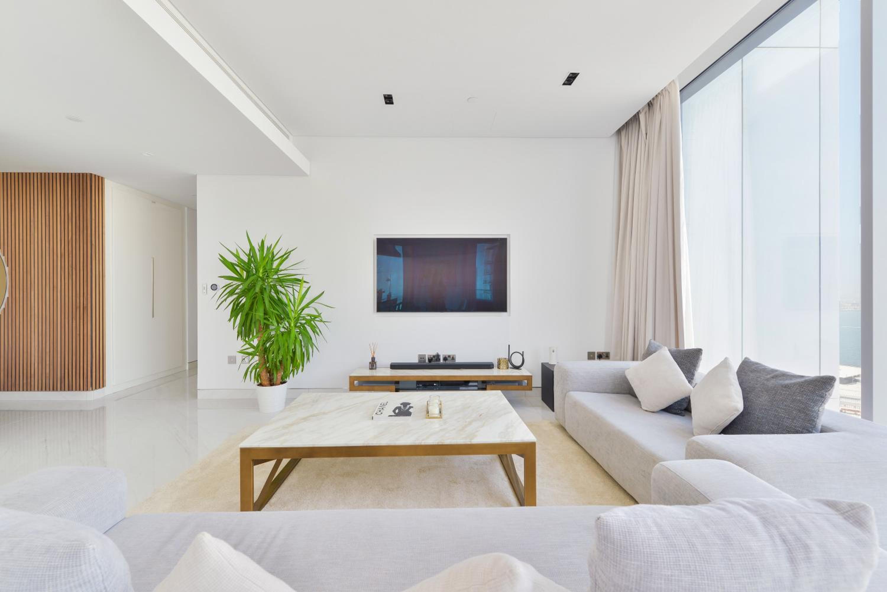 Spectacular 3 BR condo with maids room facing the Dubai Eye