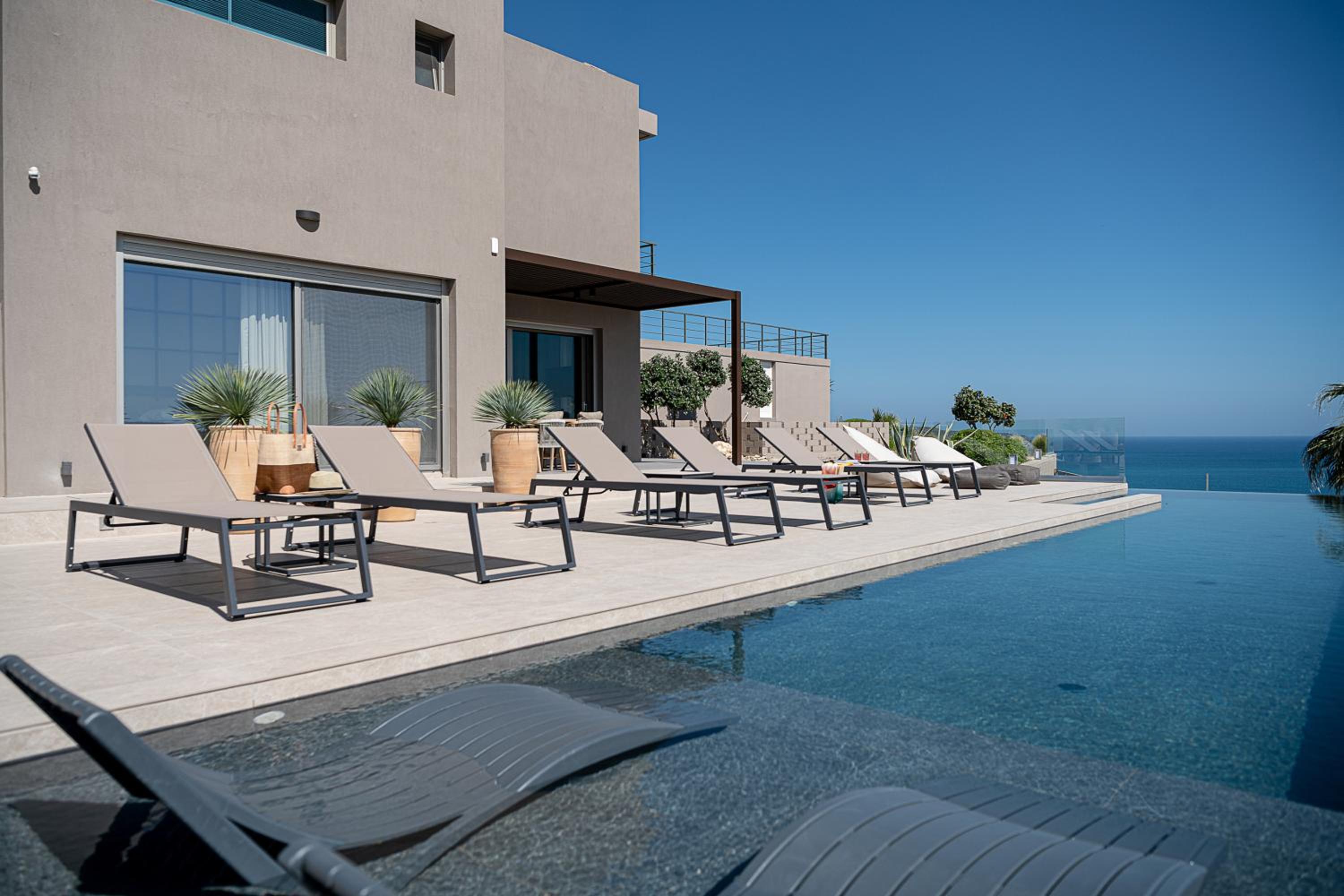 AGAVE HILL LUXURY HOUSE view 4