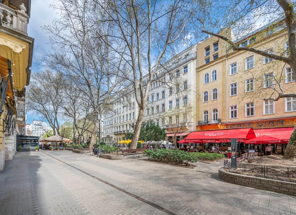 Liszt Ferenc Square Panorama Apt view 3