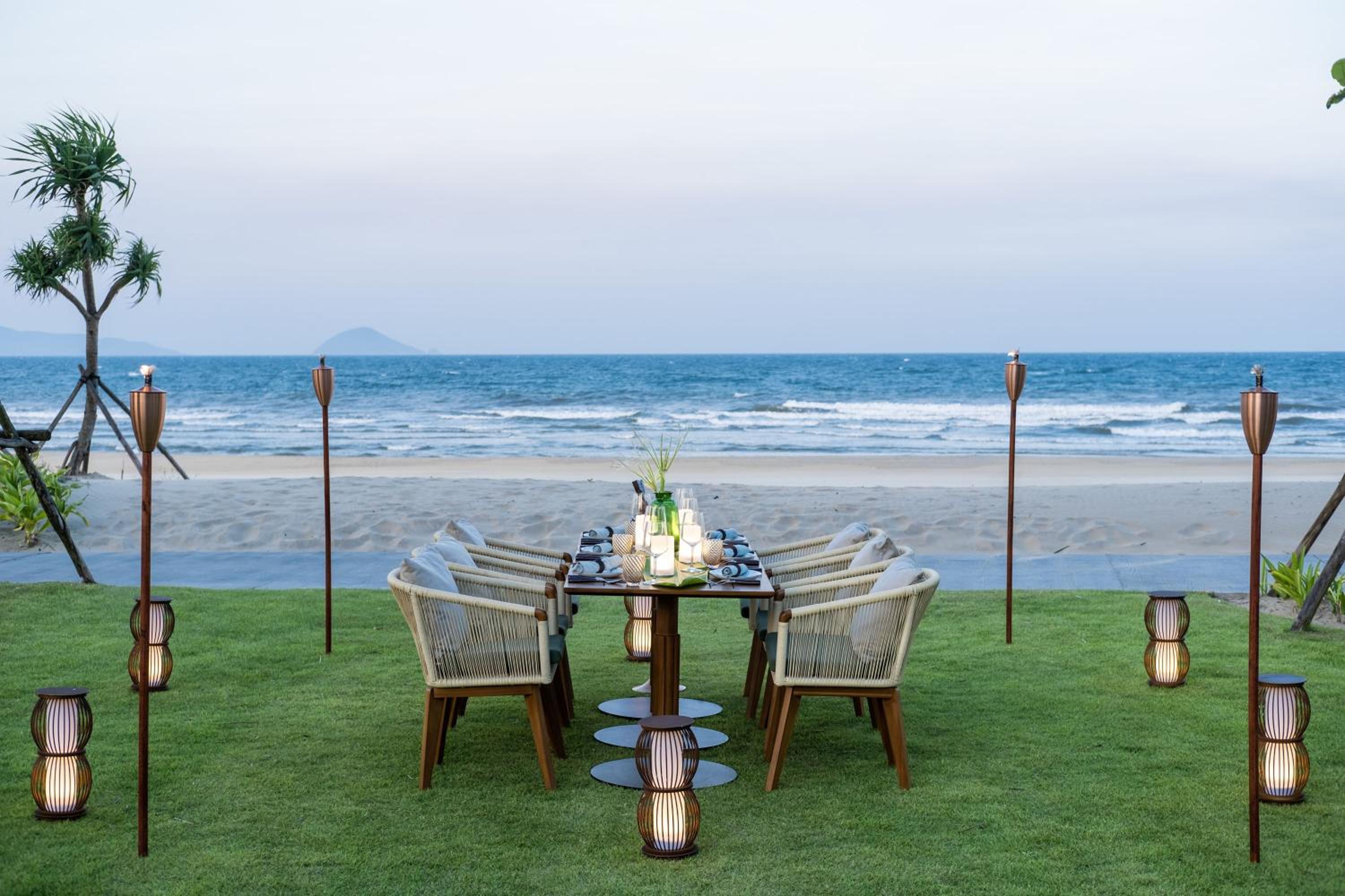 New World Hoiana Beach Resort 16