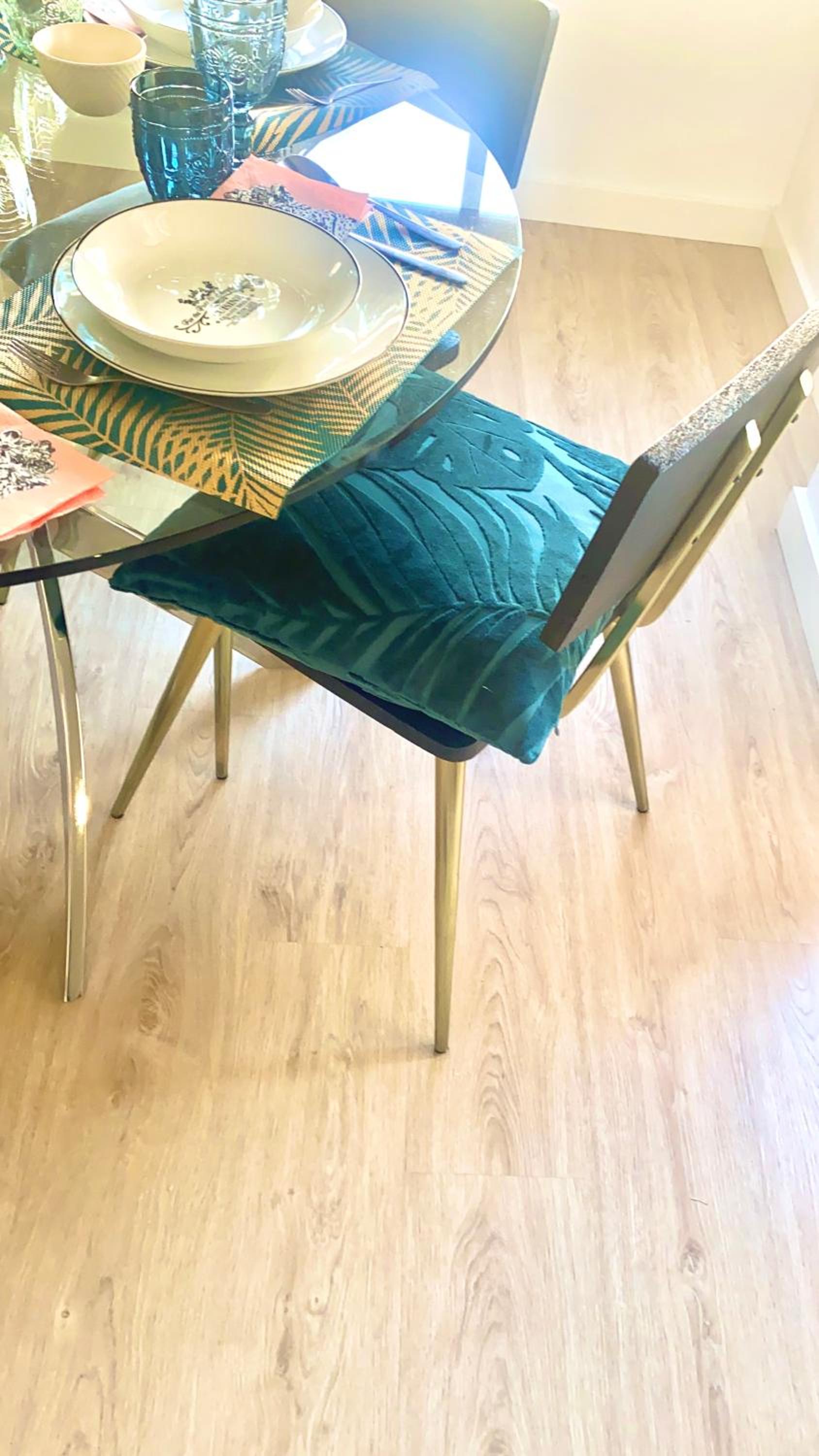 Barcelona Chic Apartments- Free Parking - 10 min BCN center by metro