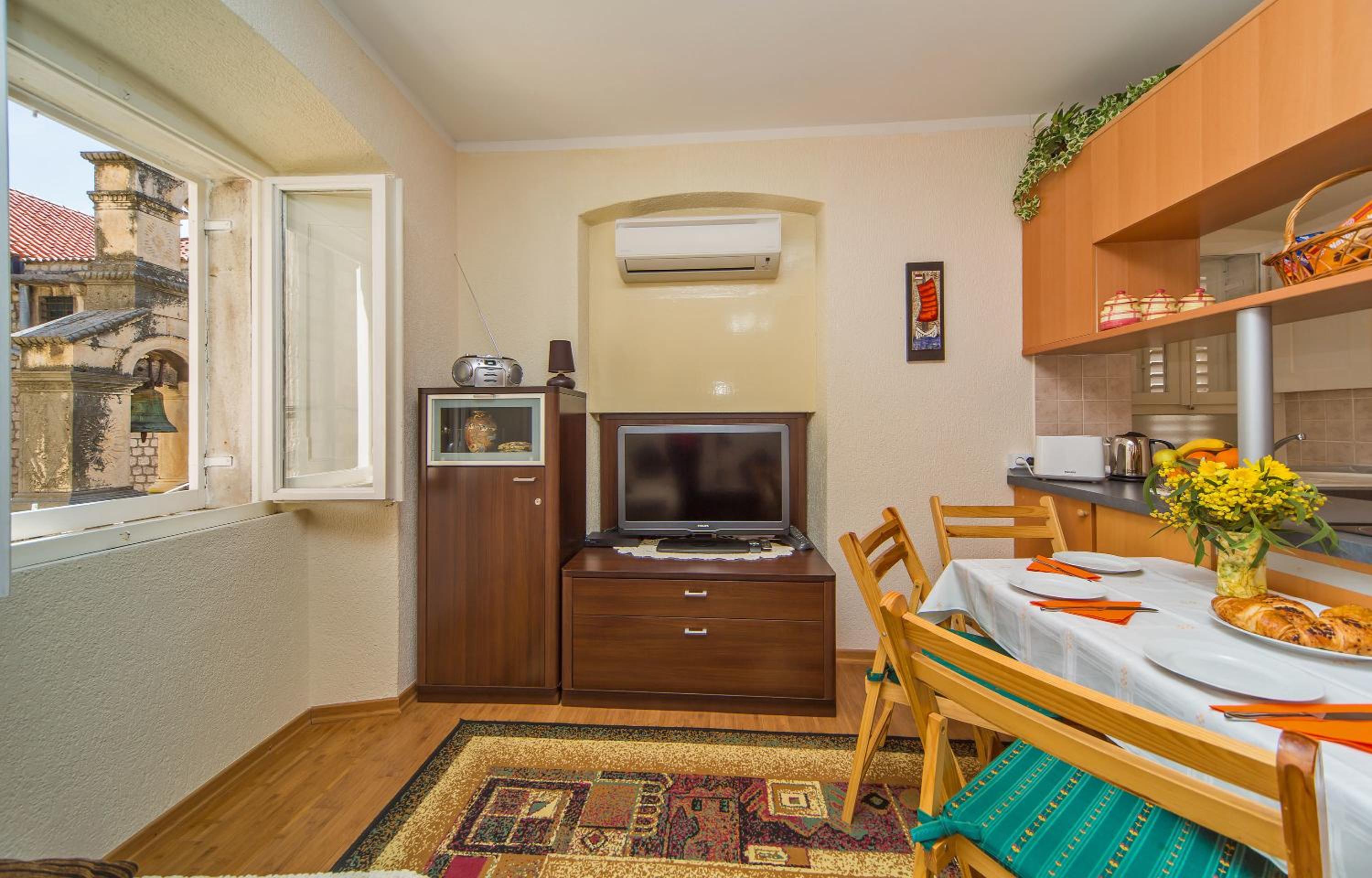 Apartment Maru