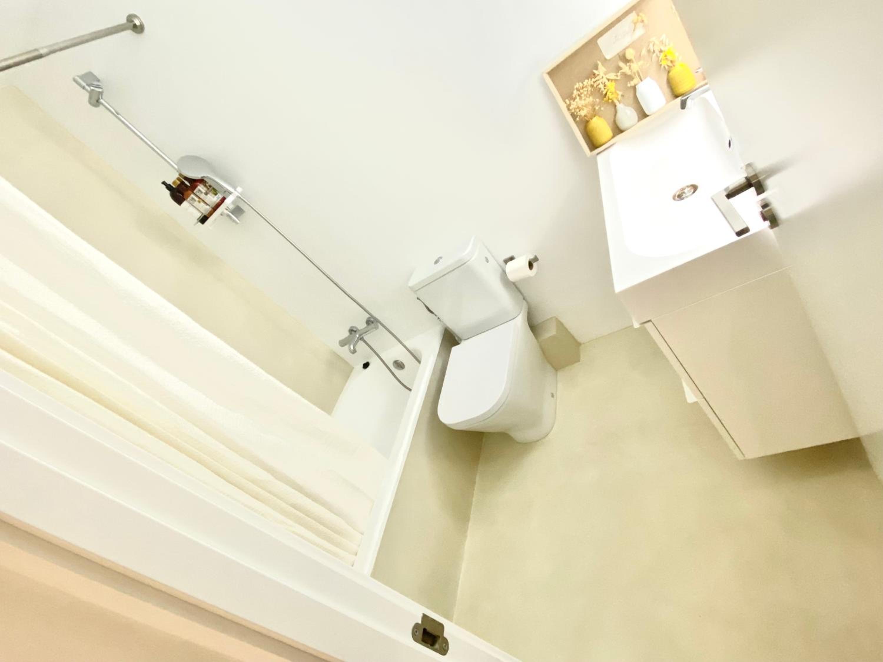Barcelona Chic Apartments- Free Parking - 10 min BCN center by metro