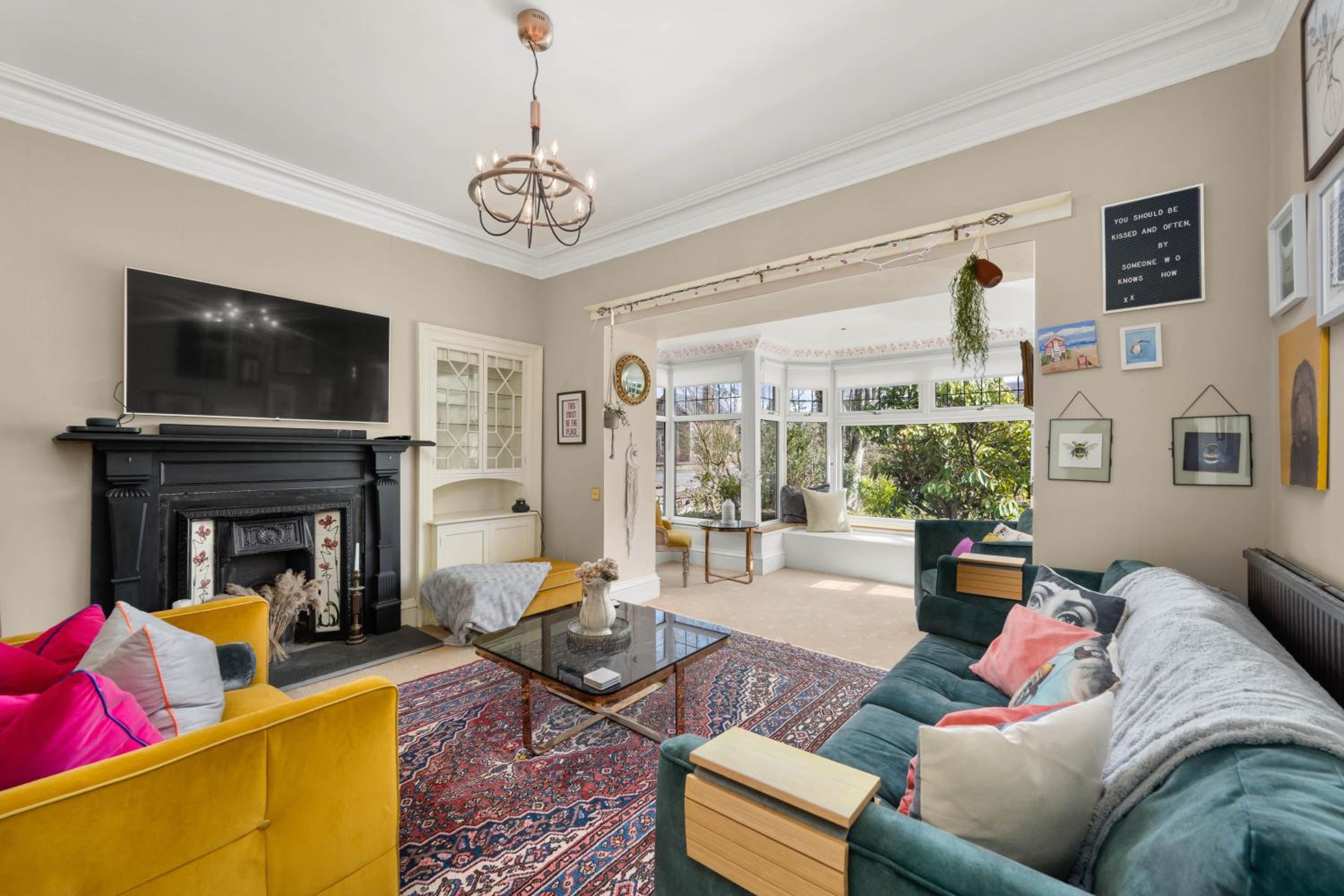 Gilmore House - 5 Bedroom Victorian Home with Hot Tub view 4
