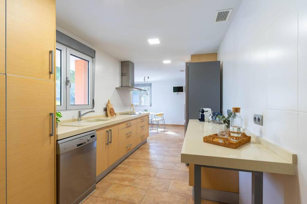 Acogedora Villa en Alicante con piscina & barbacoa