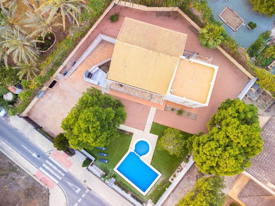 Acogedora Villa en Alicante con piscina & barbacoa