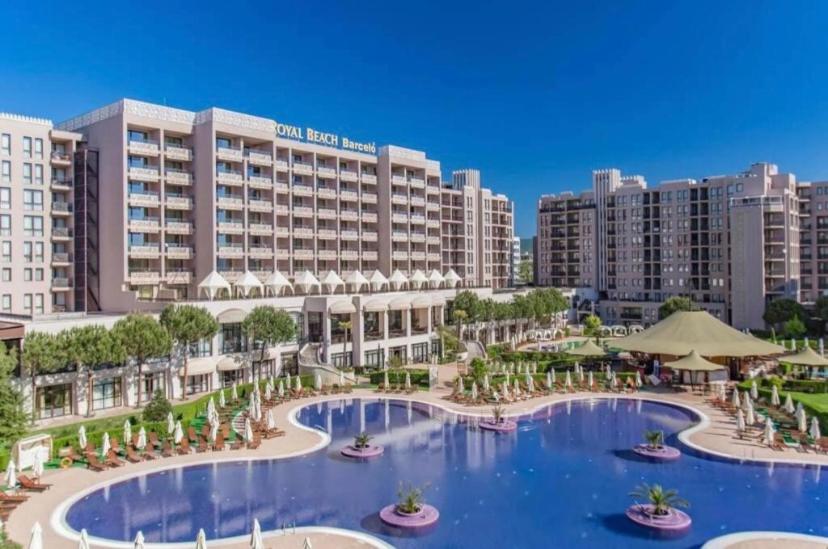 Reina Apart Barcelo Beach
