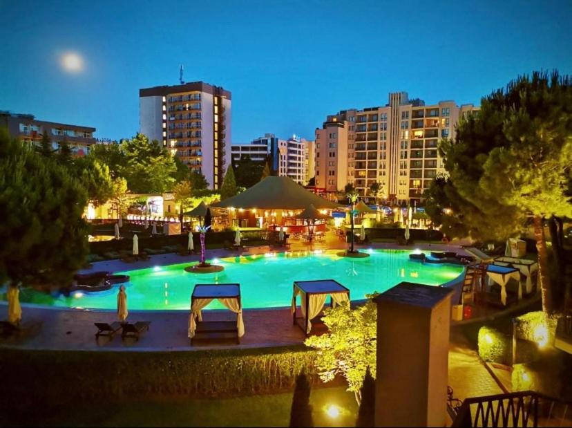 Reina Apart Barcelo Beach