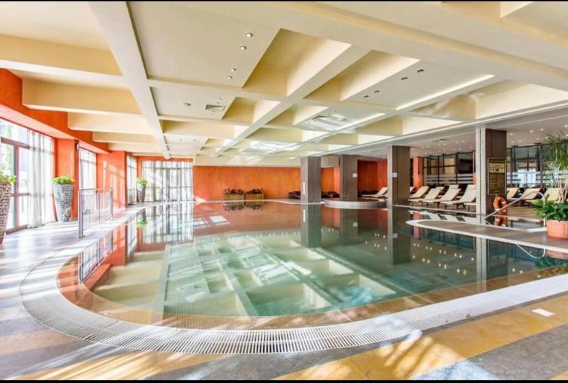 Reina Apart Barcelo Beach