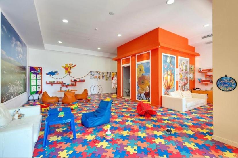Reina Apart Barcelo Beach