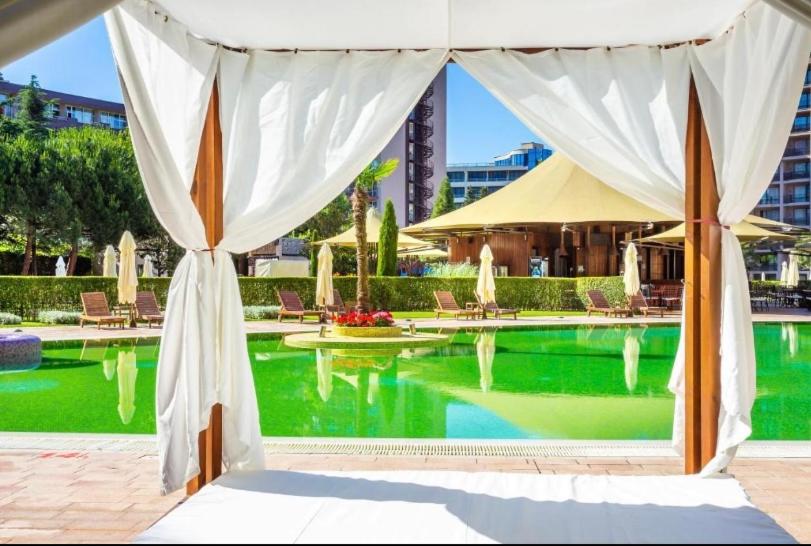 Reina Apart Barcelo Beach