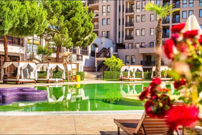 Reina Apart Barcelo Beach