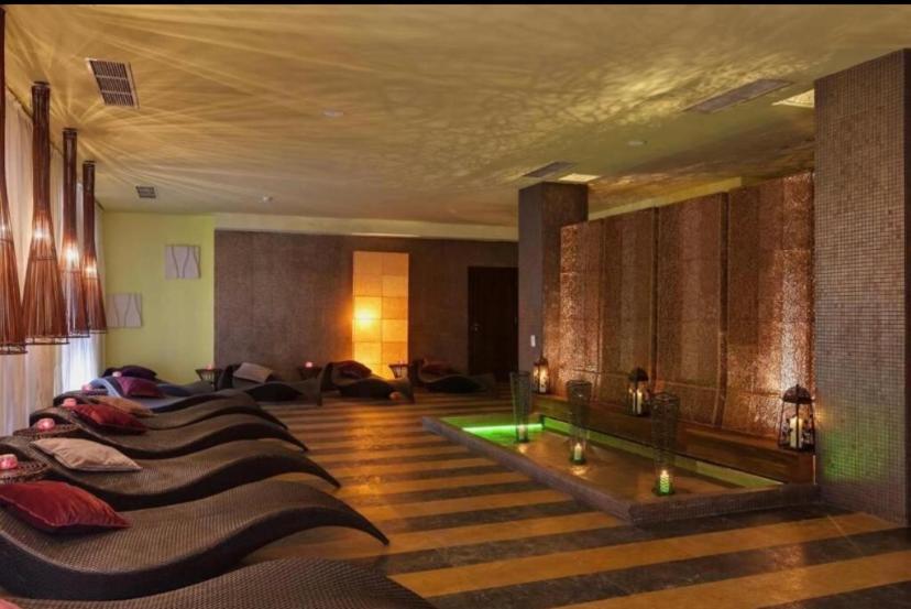 Reina Apart Barcelo Beach