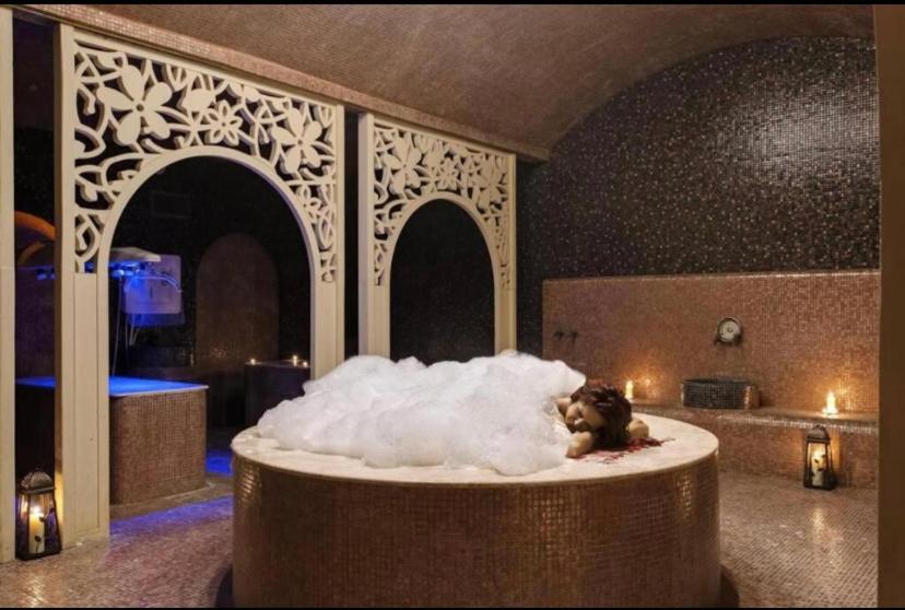 Reina Apart Barcelo Beach