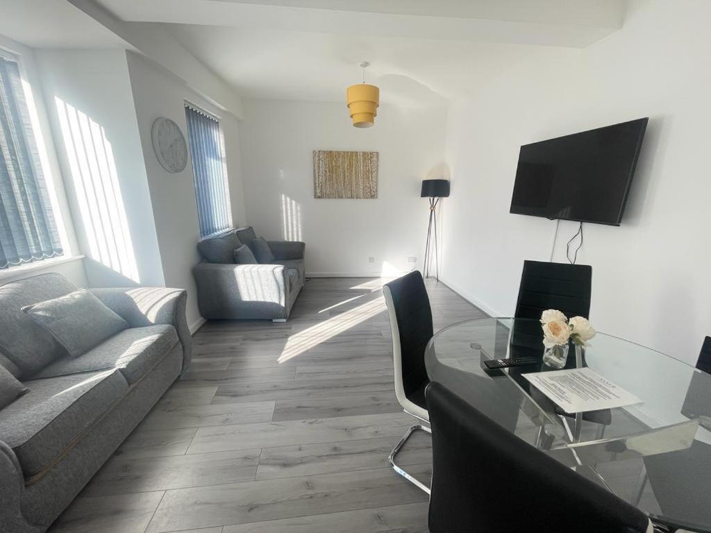 The Belmont Suite Sasco Apartments view 3