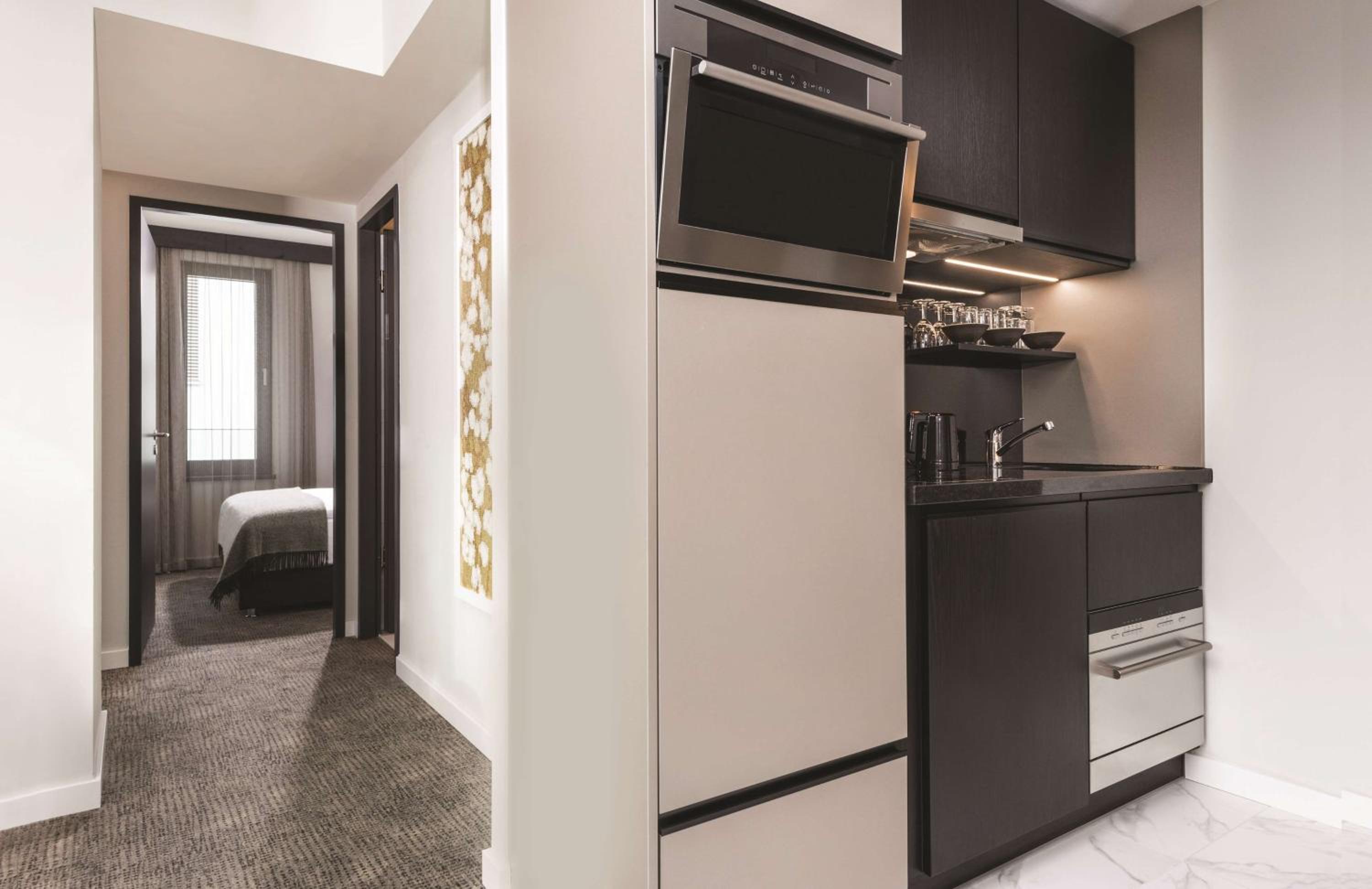 Adina Apartment Hotel Frankfurt Westend - Property Image 12