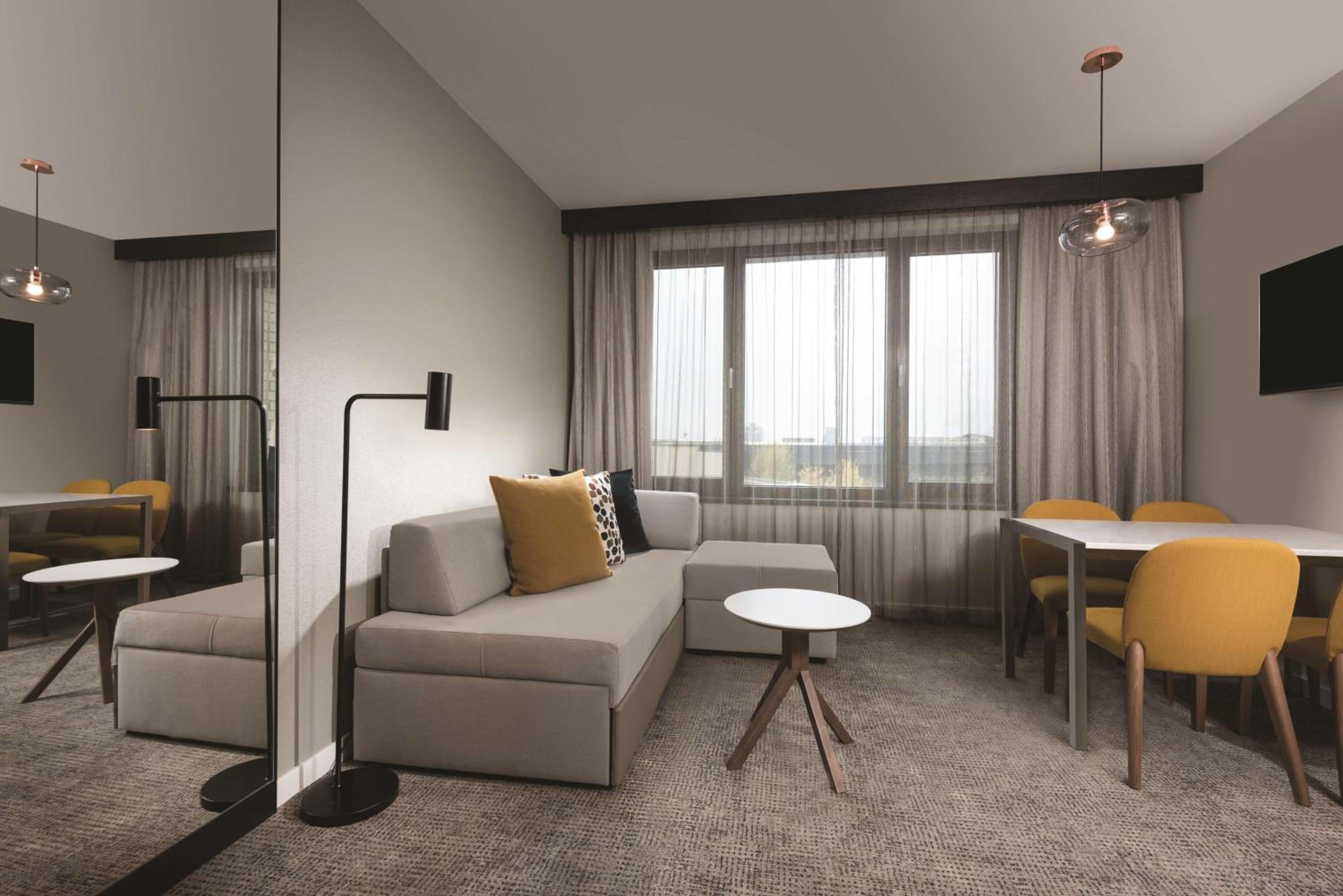 Adina Apartment Hotel Frankfurt Westend - Property Image 10