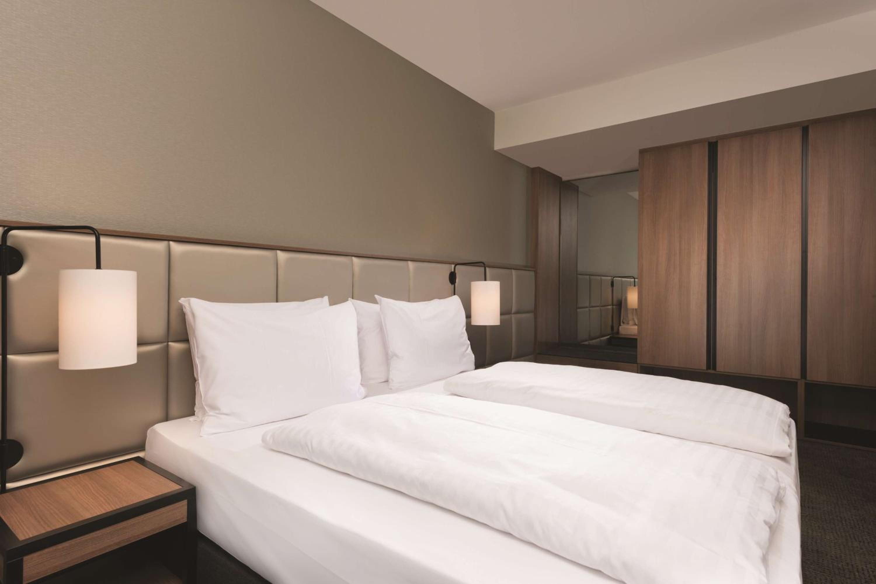 Adina Apartment Hotel Frankfurt Westend - Property Image 9