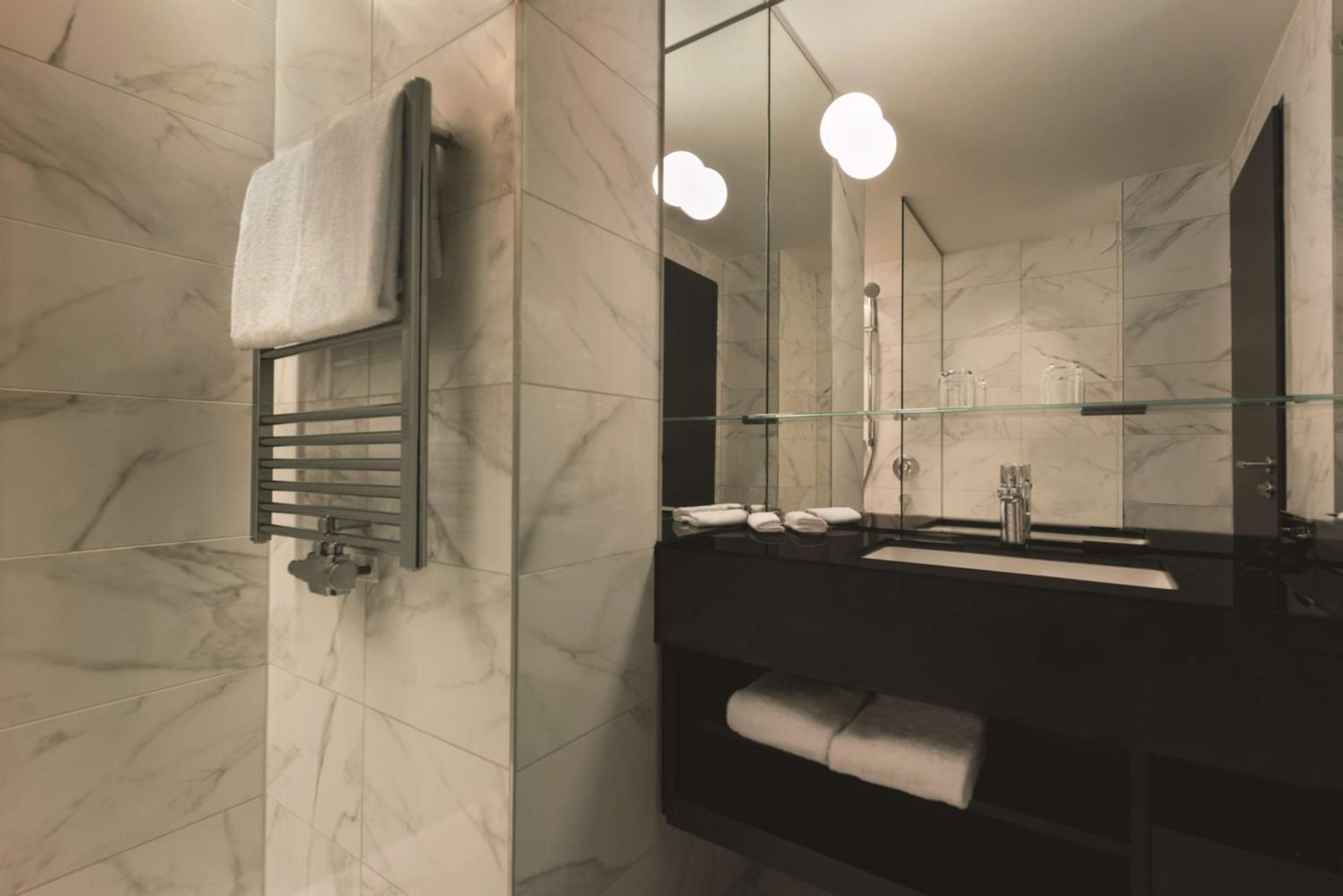 Adina Apartment Hotel Frankfurt Westend - Property Image 2