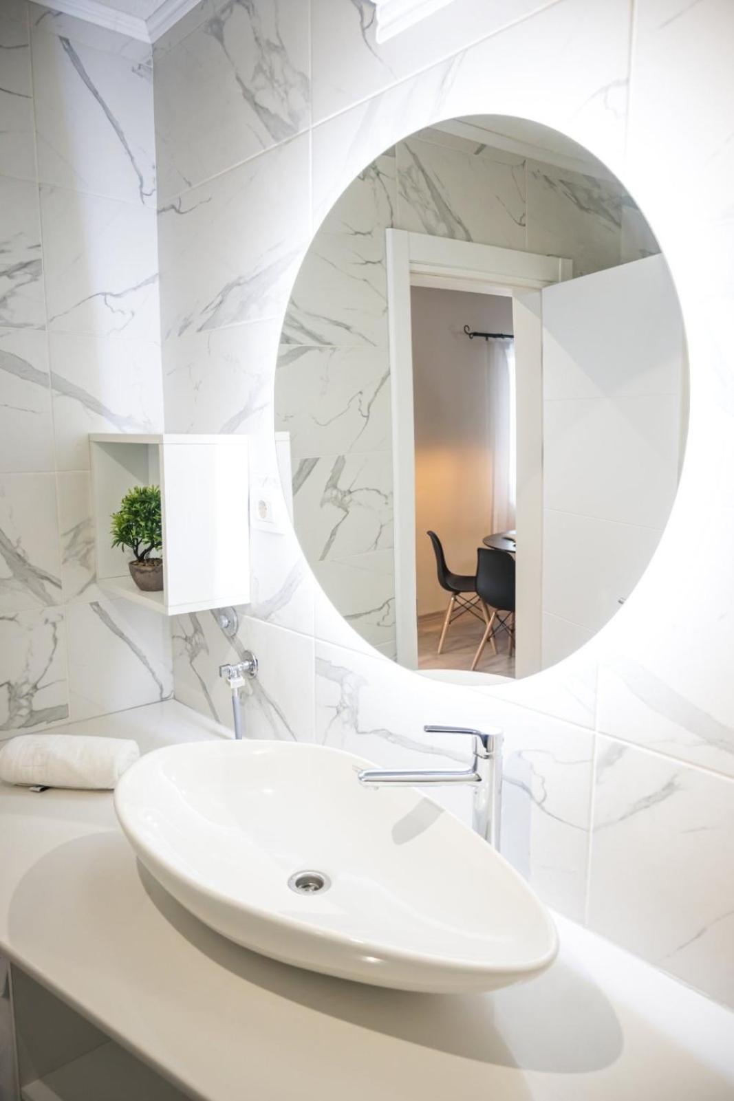BEST APARTMENTS