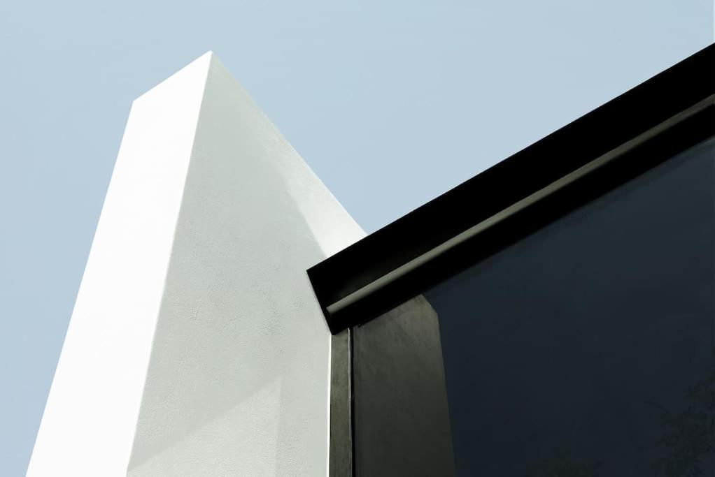 White dream summer house view 3
