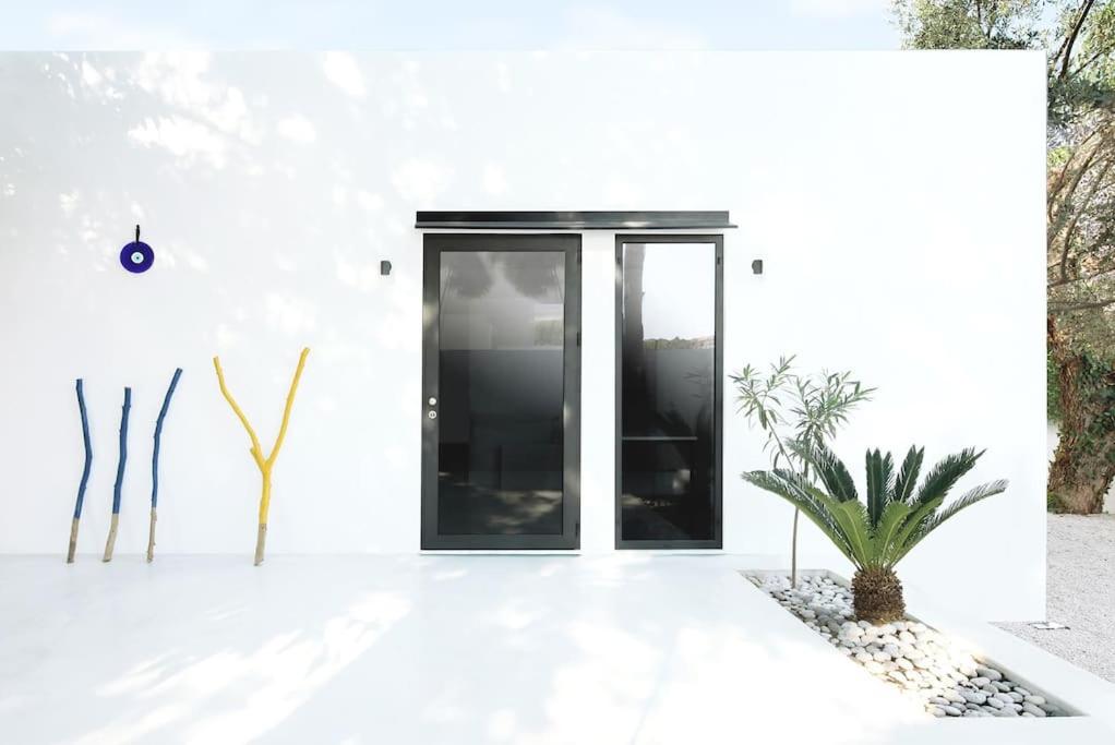 White dream summer house view 4