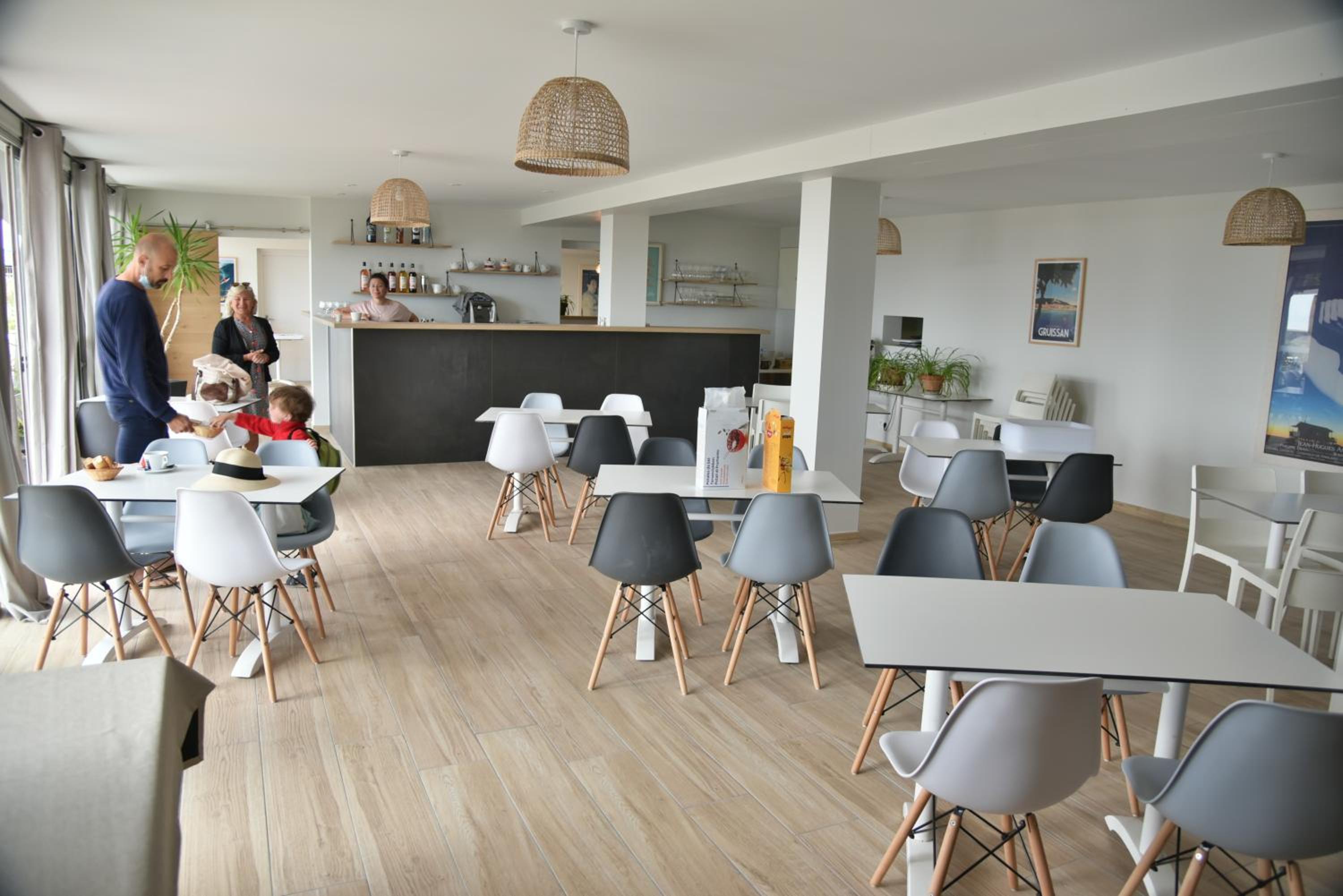 restaurant