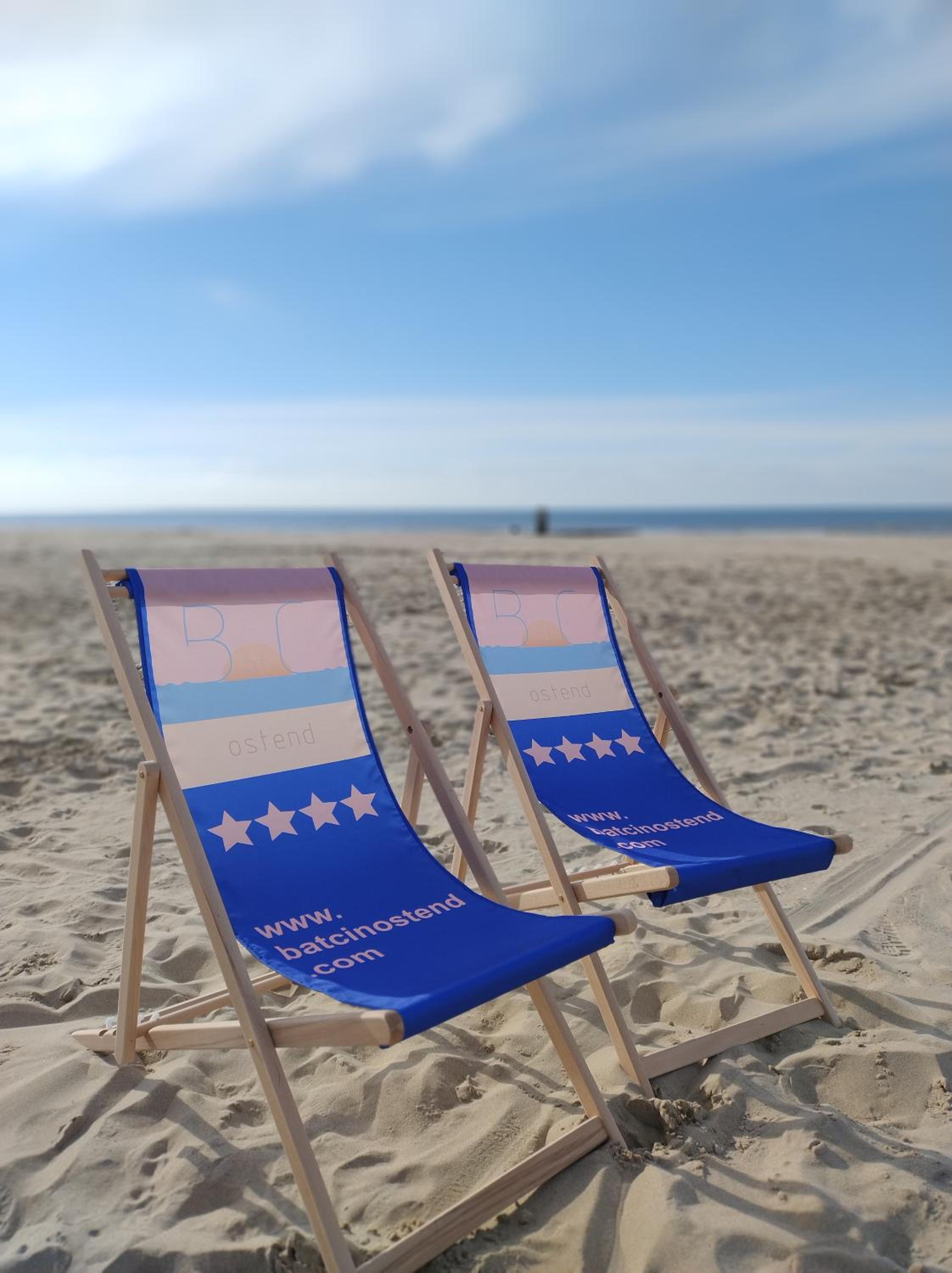 Be at Sea in Ostend all-in luxury apartment , outdoor pool, side seaview