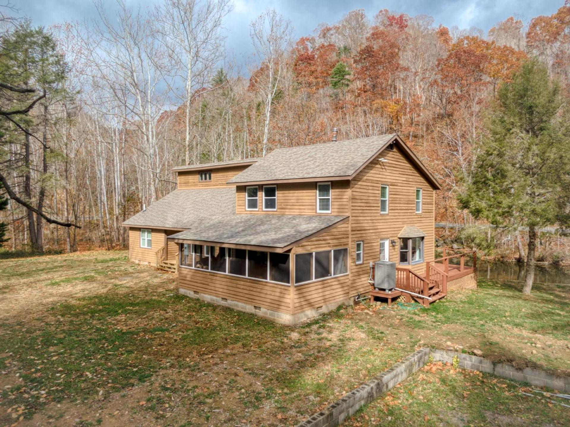 Lodge on Wolf Creek 4BR , 12 Private Acres , Fishing , Hiking , Hokie Weekends view 4