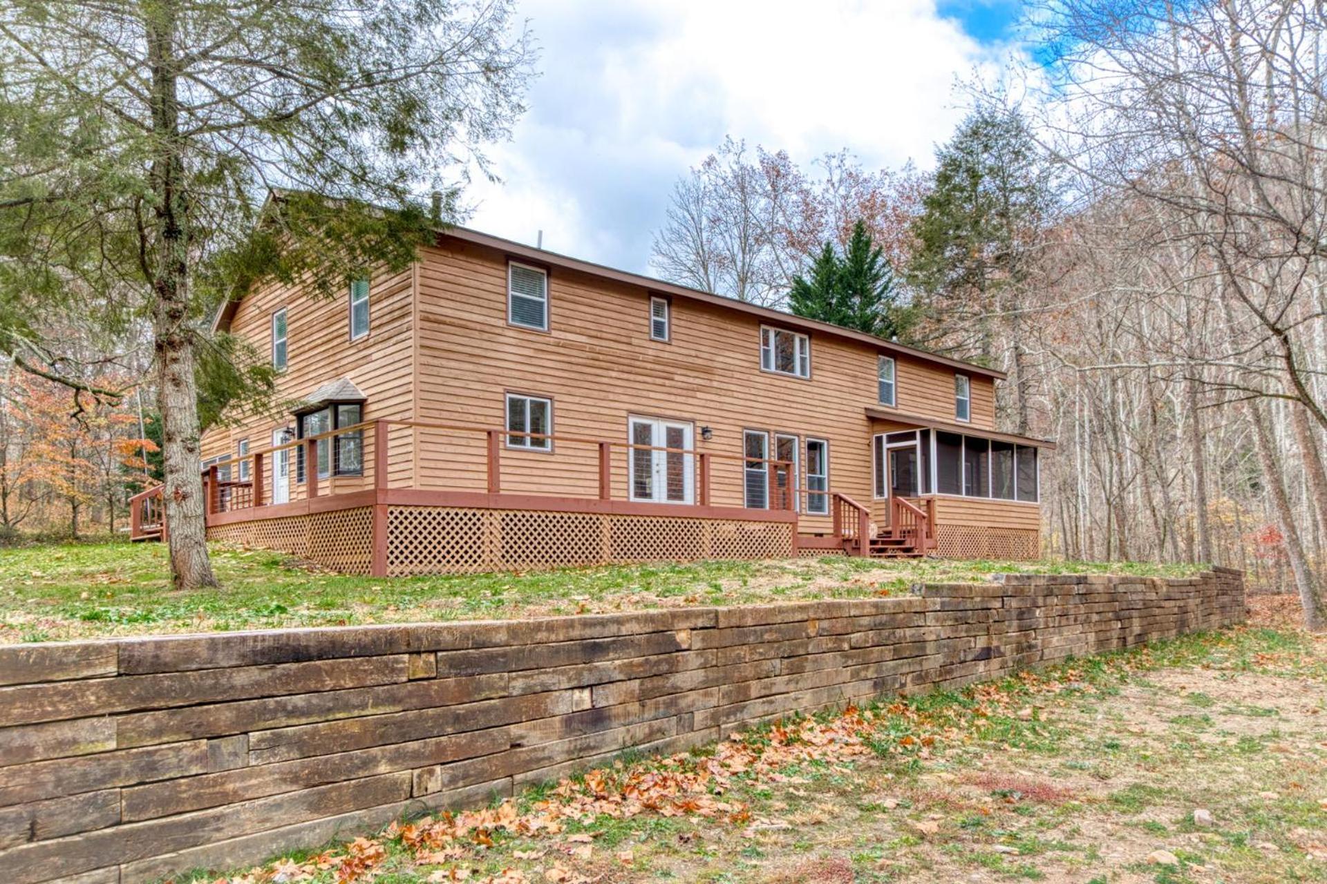 Lodge on Wolf Creek 4BR , 12 Private Acres , Fishing , Hiking , Hokie Weekends view 5