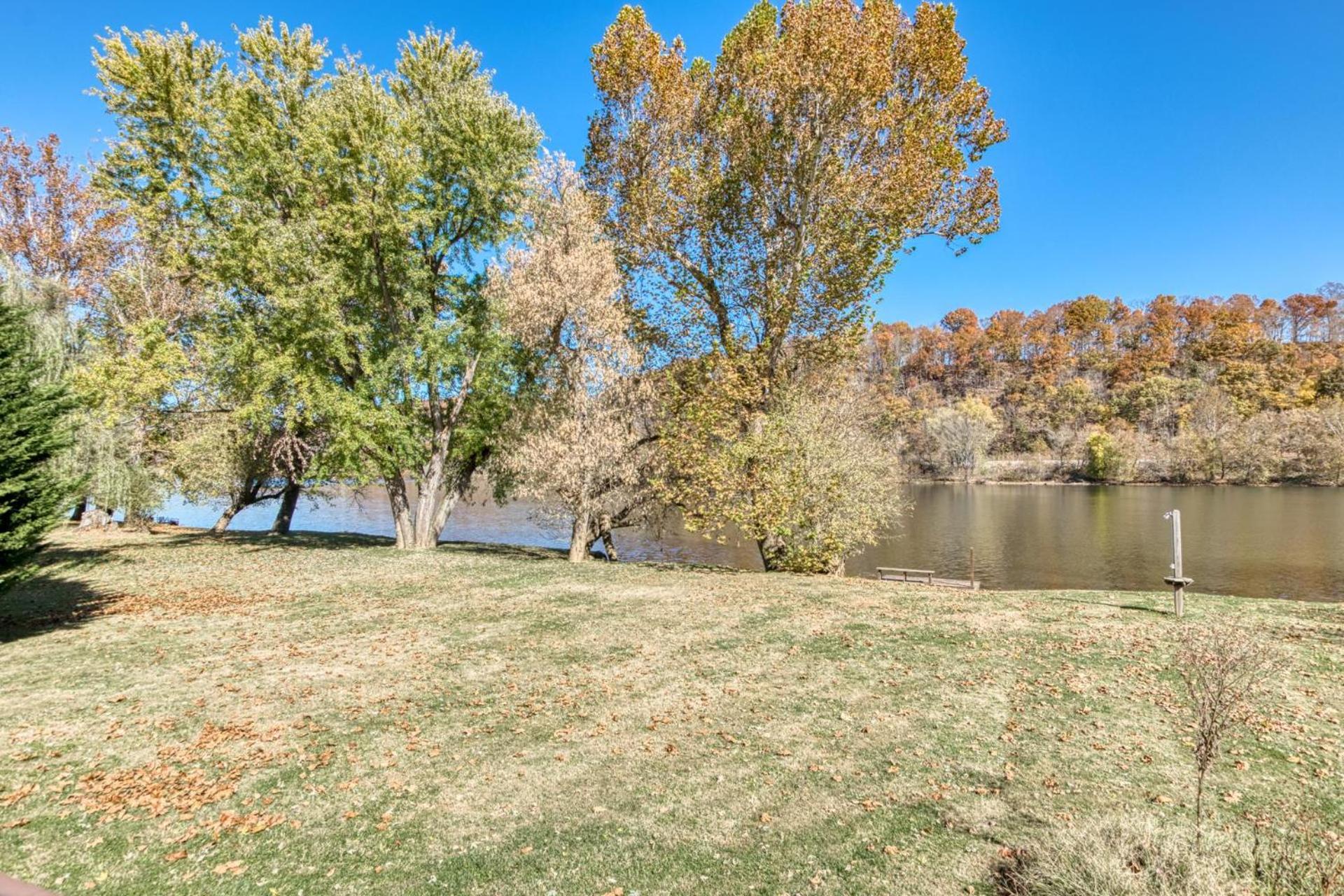 New River Riverfront , Hot Tub & Canoes, Trophy Muskie Fishing , Near VT view 3