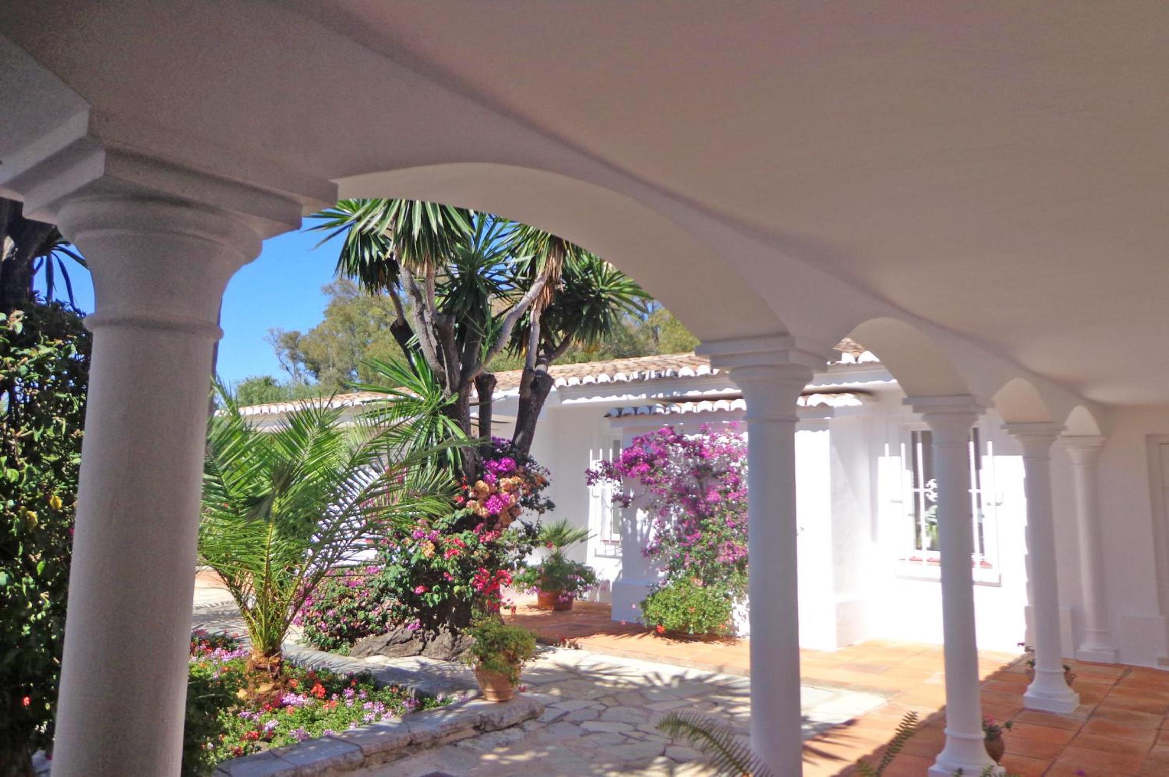 Amazing Beachfront Villa heated pool Marbella
