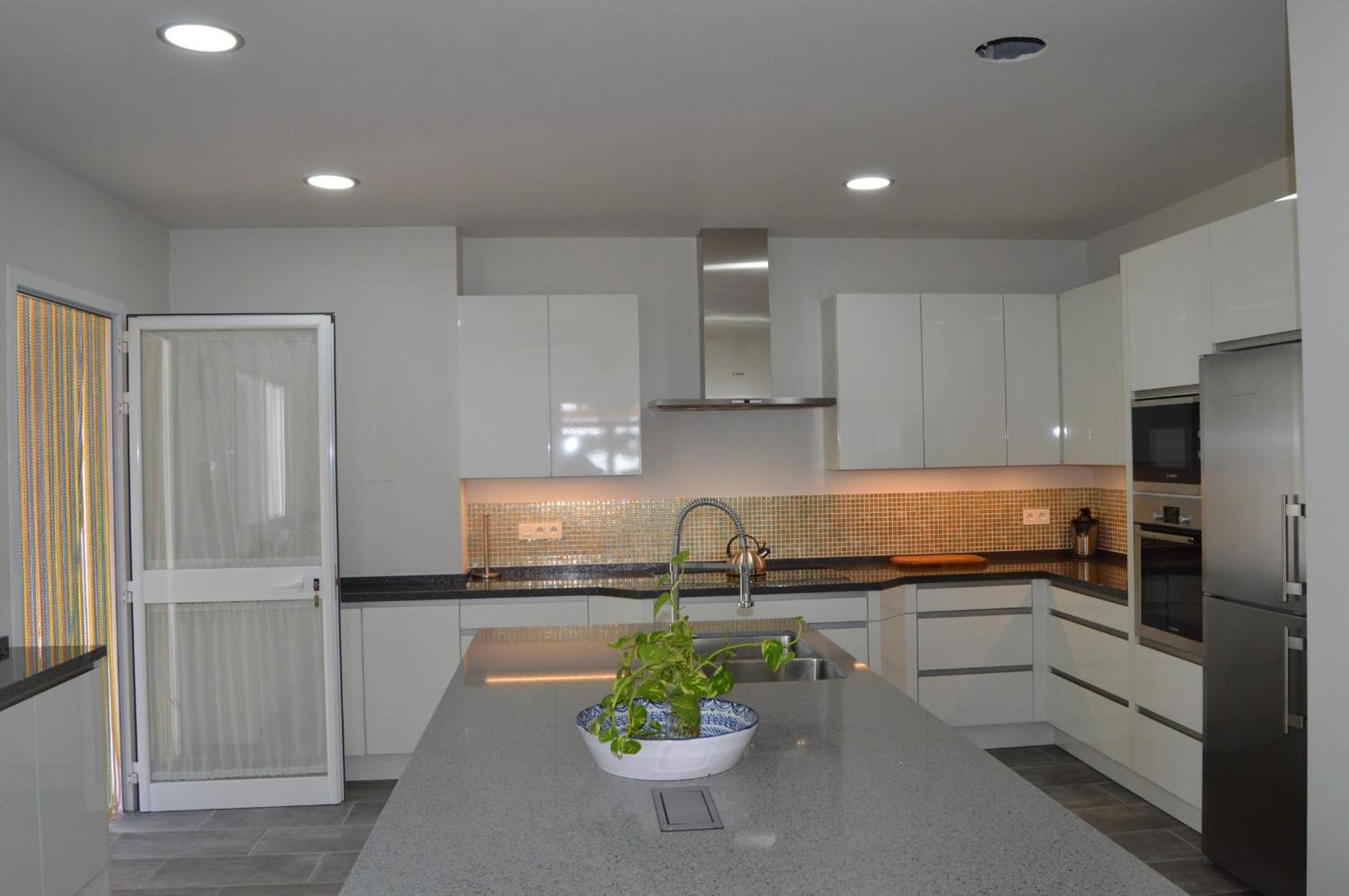 Amazing Beachfront Villa heated pool Marbella