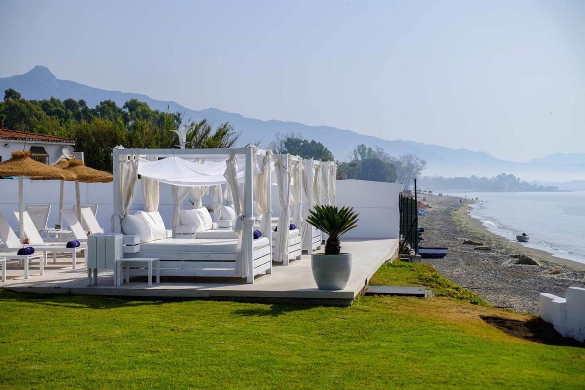Amazing Beachfront Villa heated pool Marbella