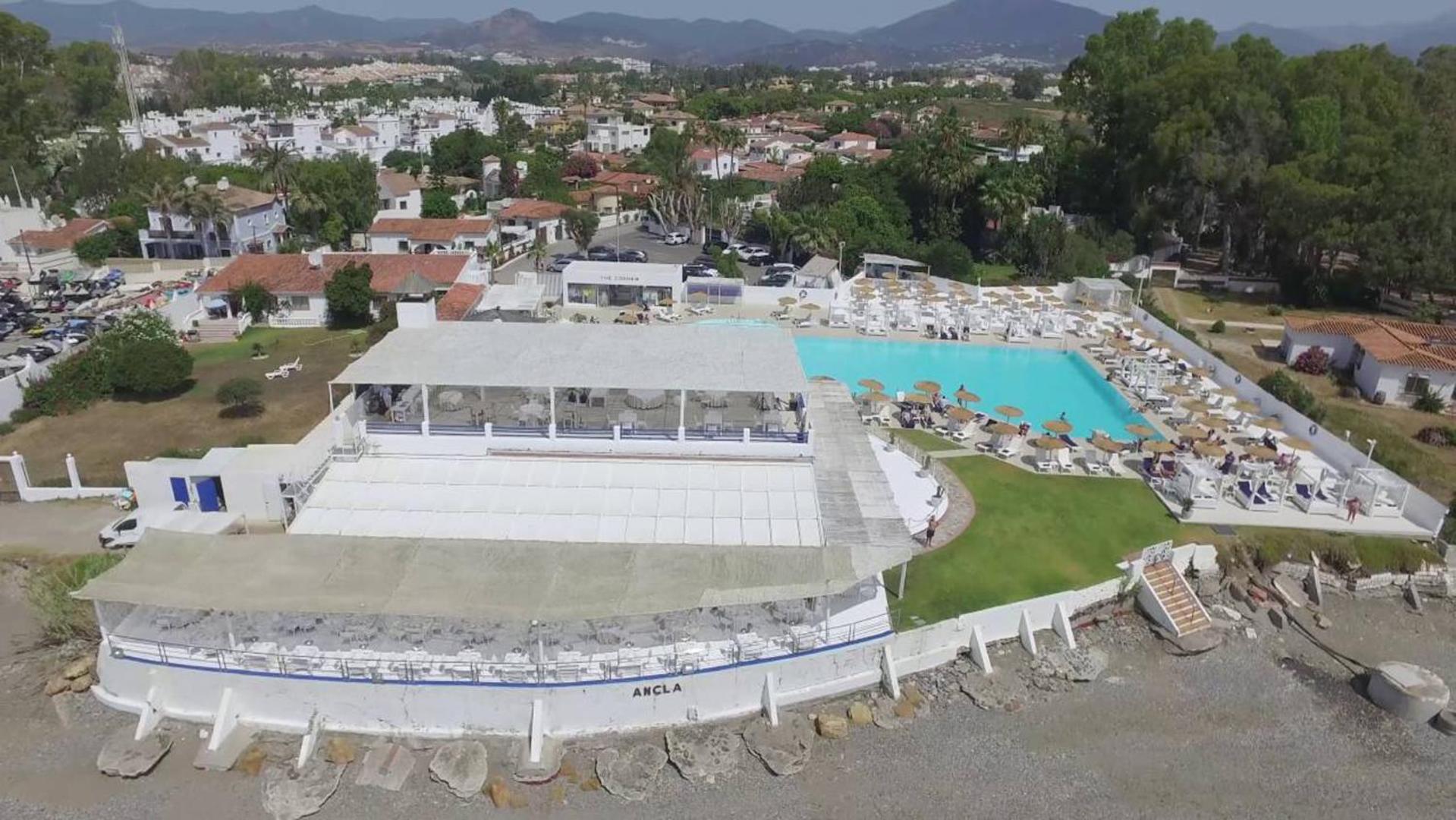 Amazing Beachfront Villa heated pool Marbella