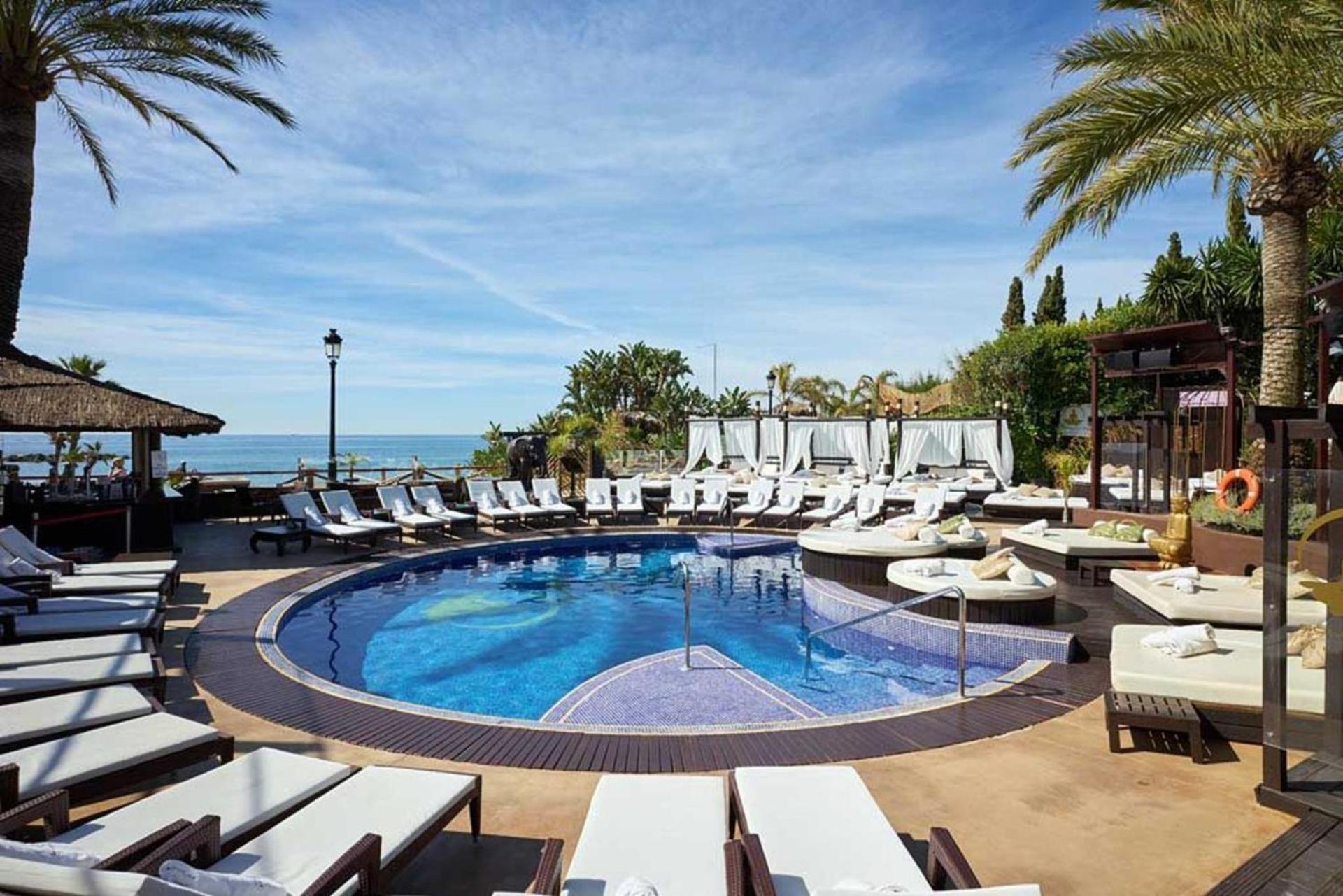 Amazing Beachfront Villa heated pool Marbella