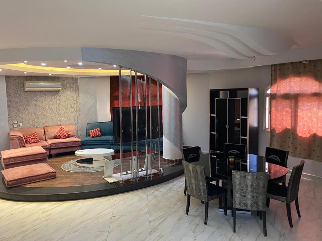 Luxury apartment in front of the AUC