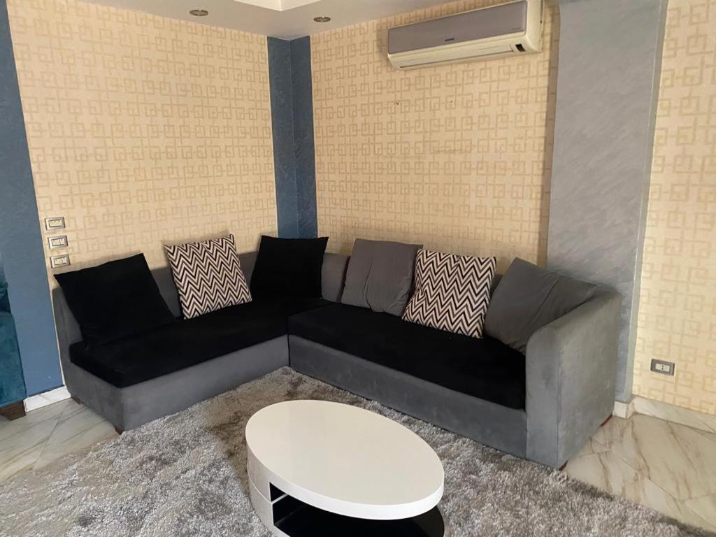 Luxury apartment in front of the AUC