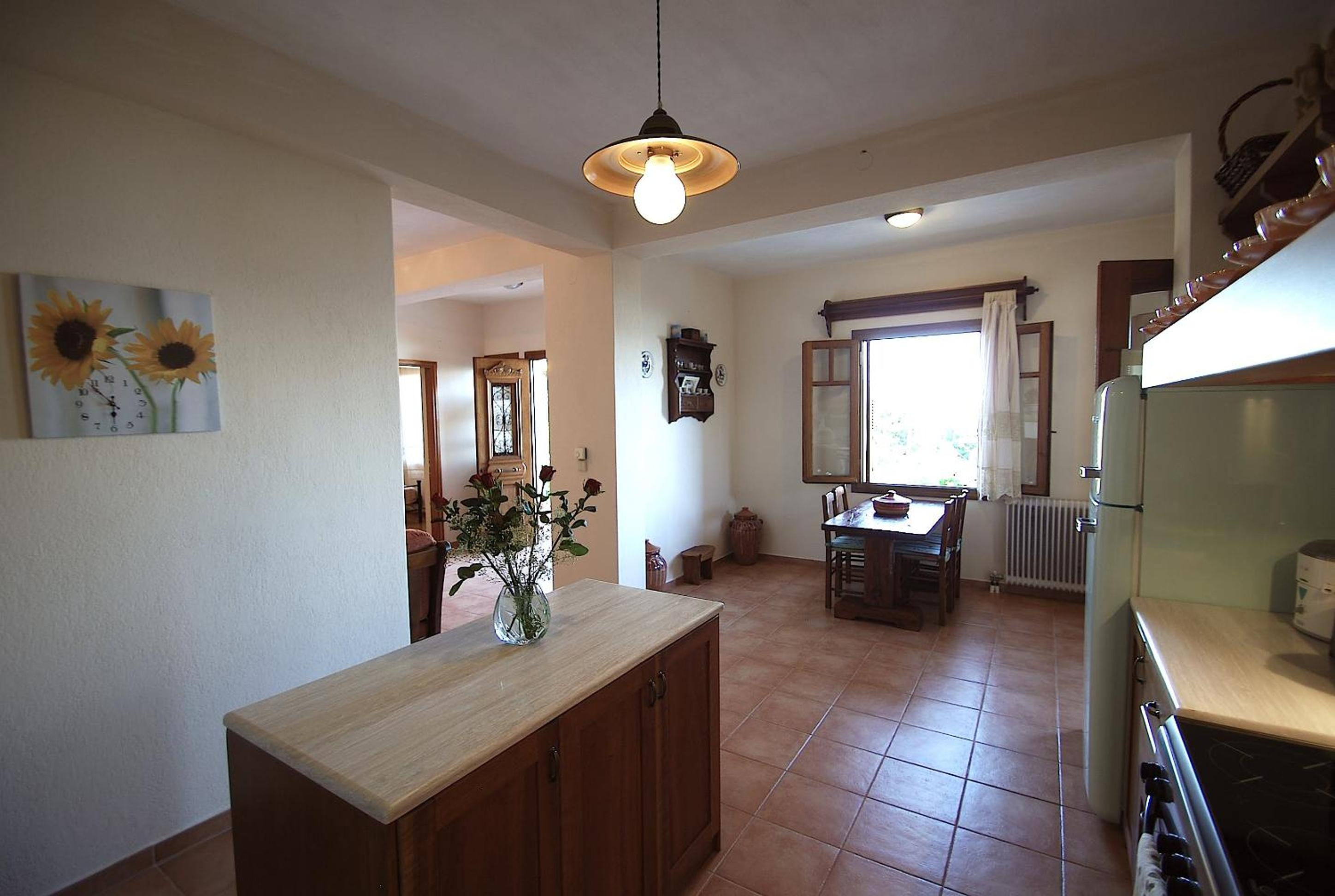 Leni Villa