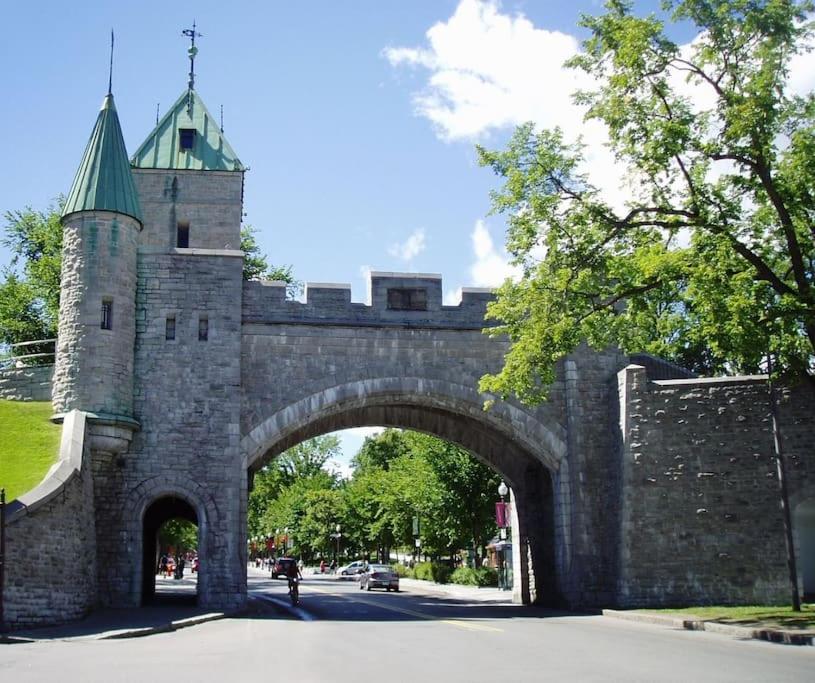 Initial / Icone / Quebec+stat