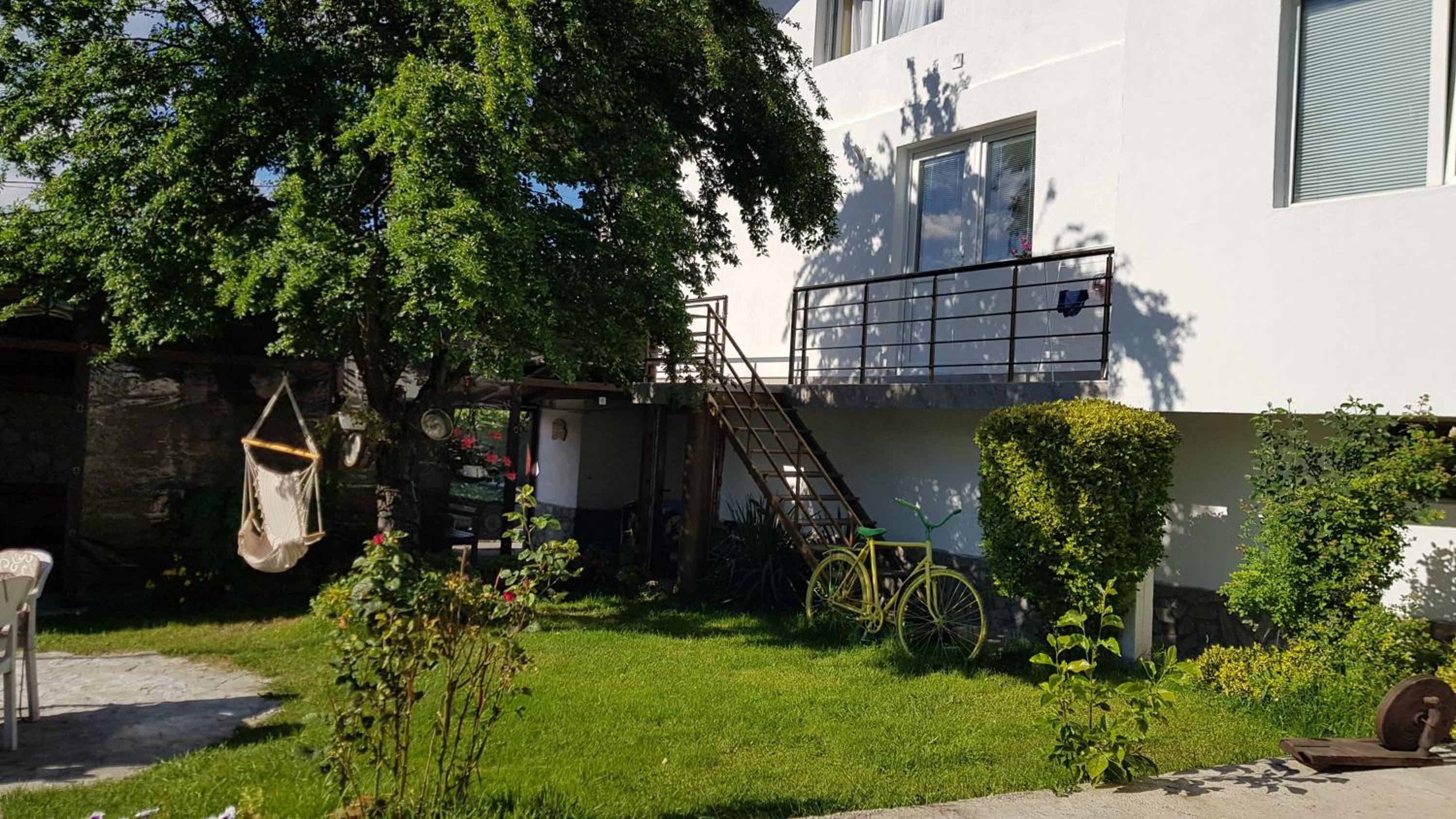 Семеен Хотел-