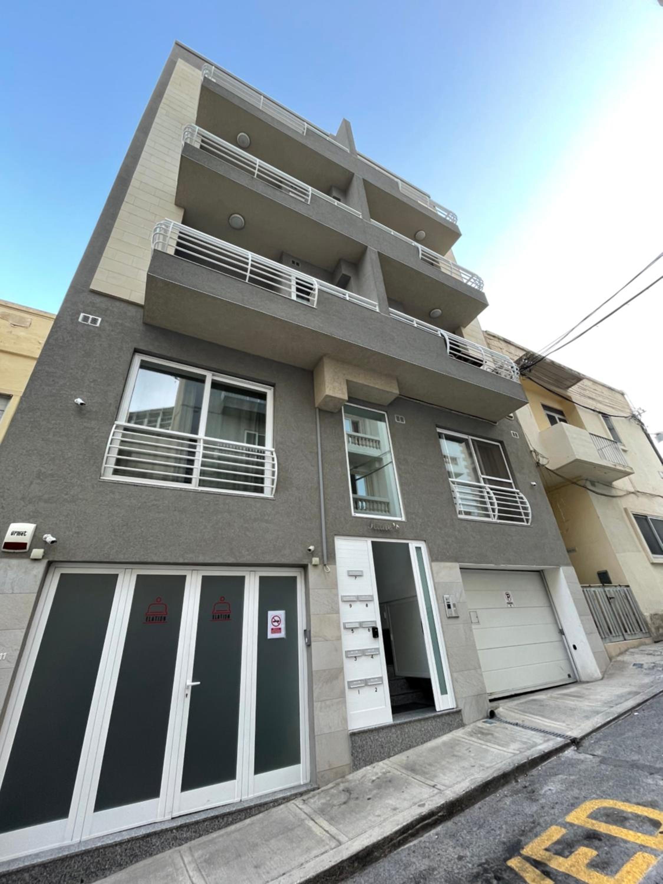 2 Bedroom Apartment with Balcony in Central St Julians, Paceville, Apt 8 by Vaganza photo 4