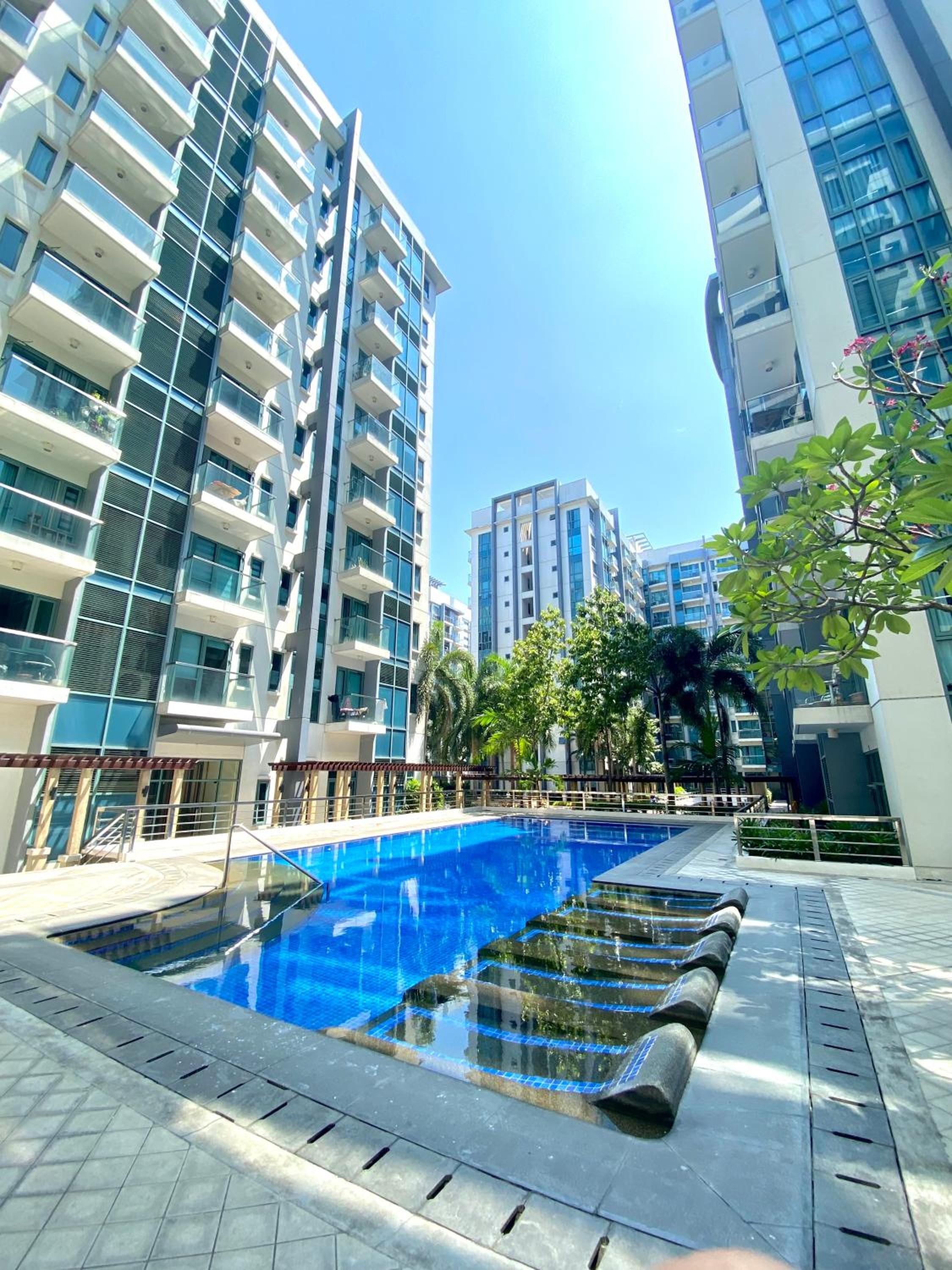 Condo in Newport City Pasay near NAIA T3 AIRPORT MANILA view 3