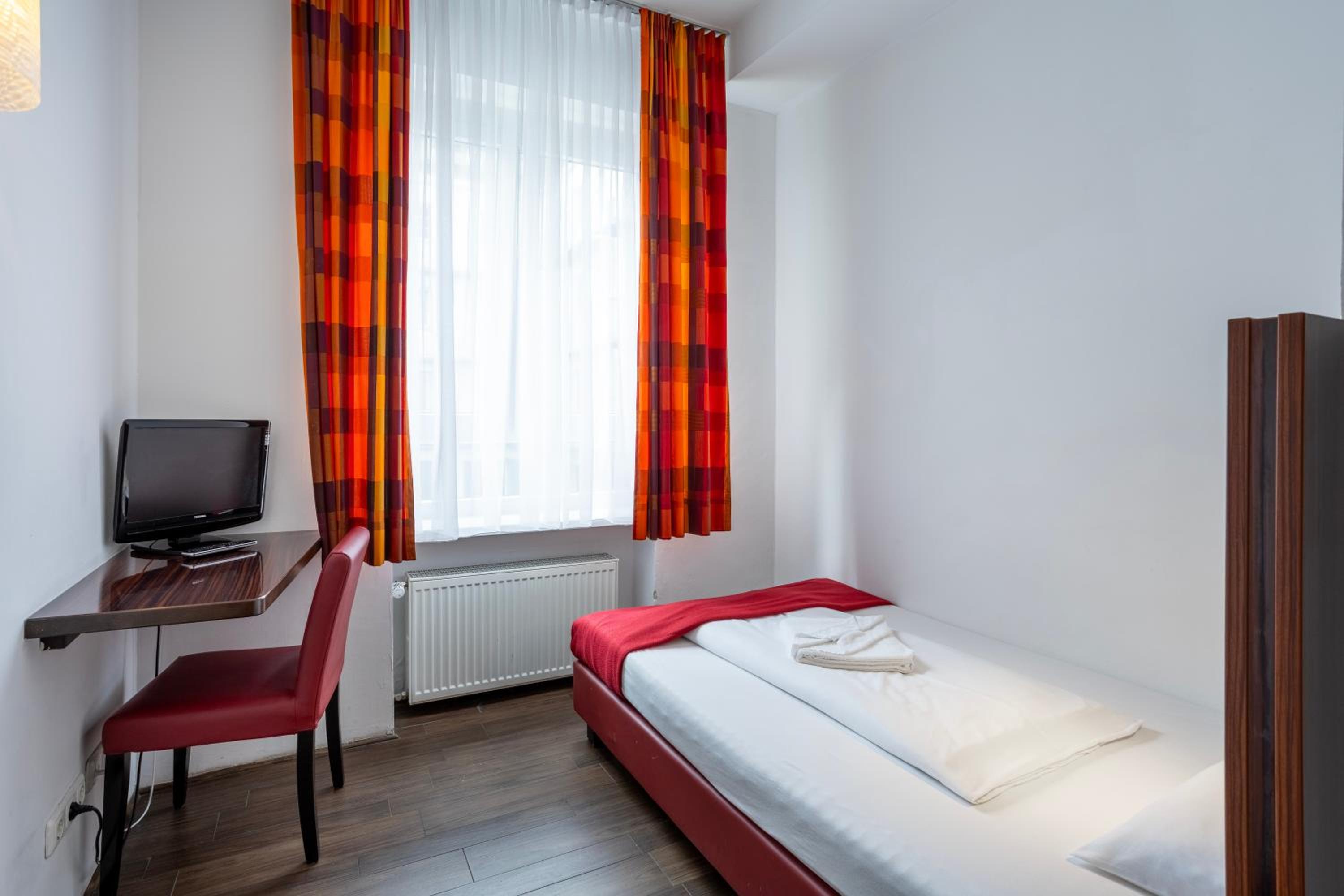 Munich Vacations - Jaeger s Munich (Hotel/Hostel) - Property Image 31